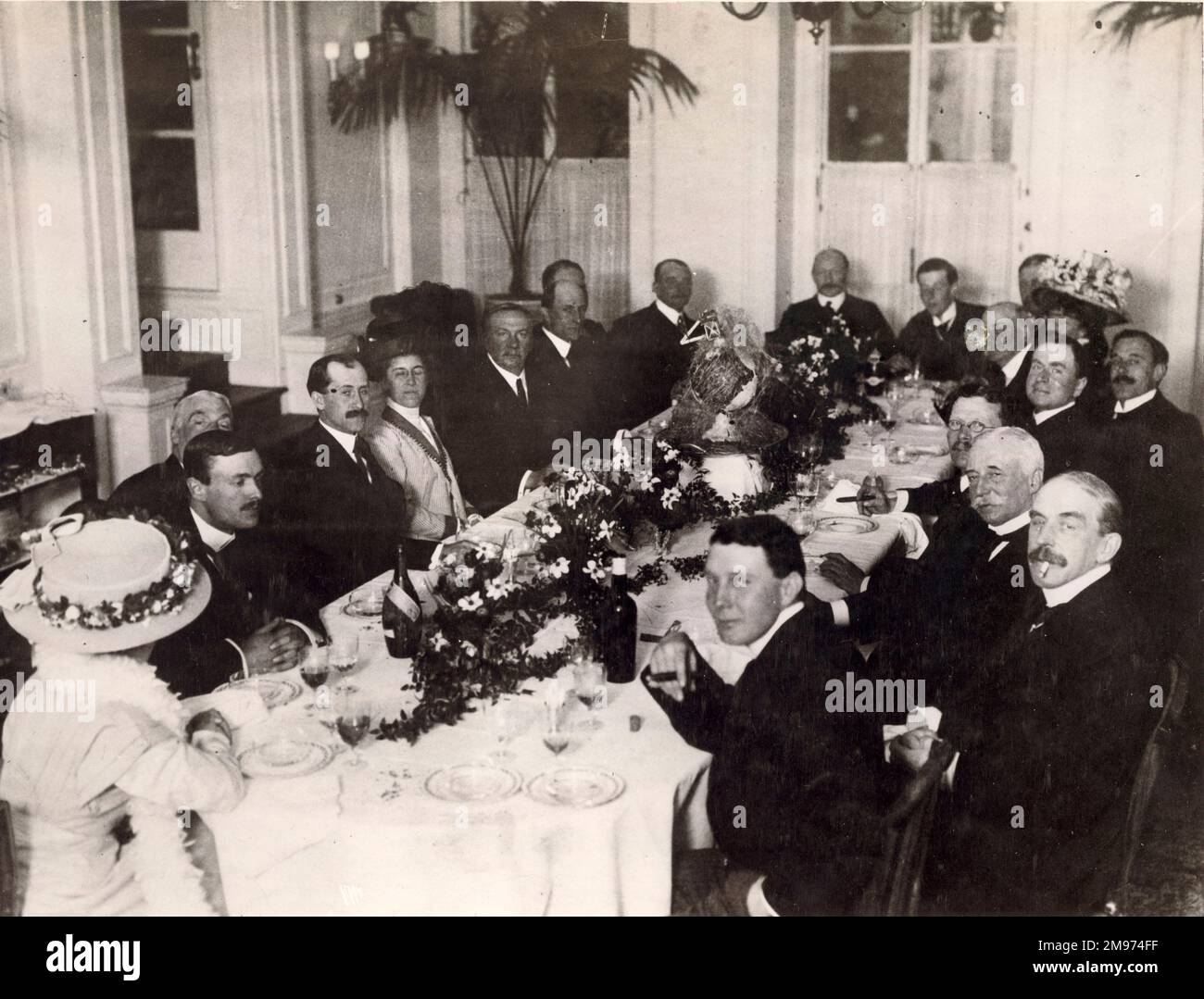 Pranzo dato ai fratelli Wright e alla signorina Katharine Wright al Carlton Hotel, 3 maggio 1909, da Frank Hedges Butler, uno dei fondatori dell'Aero Club. Foto Stock