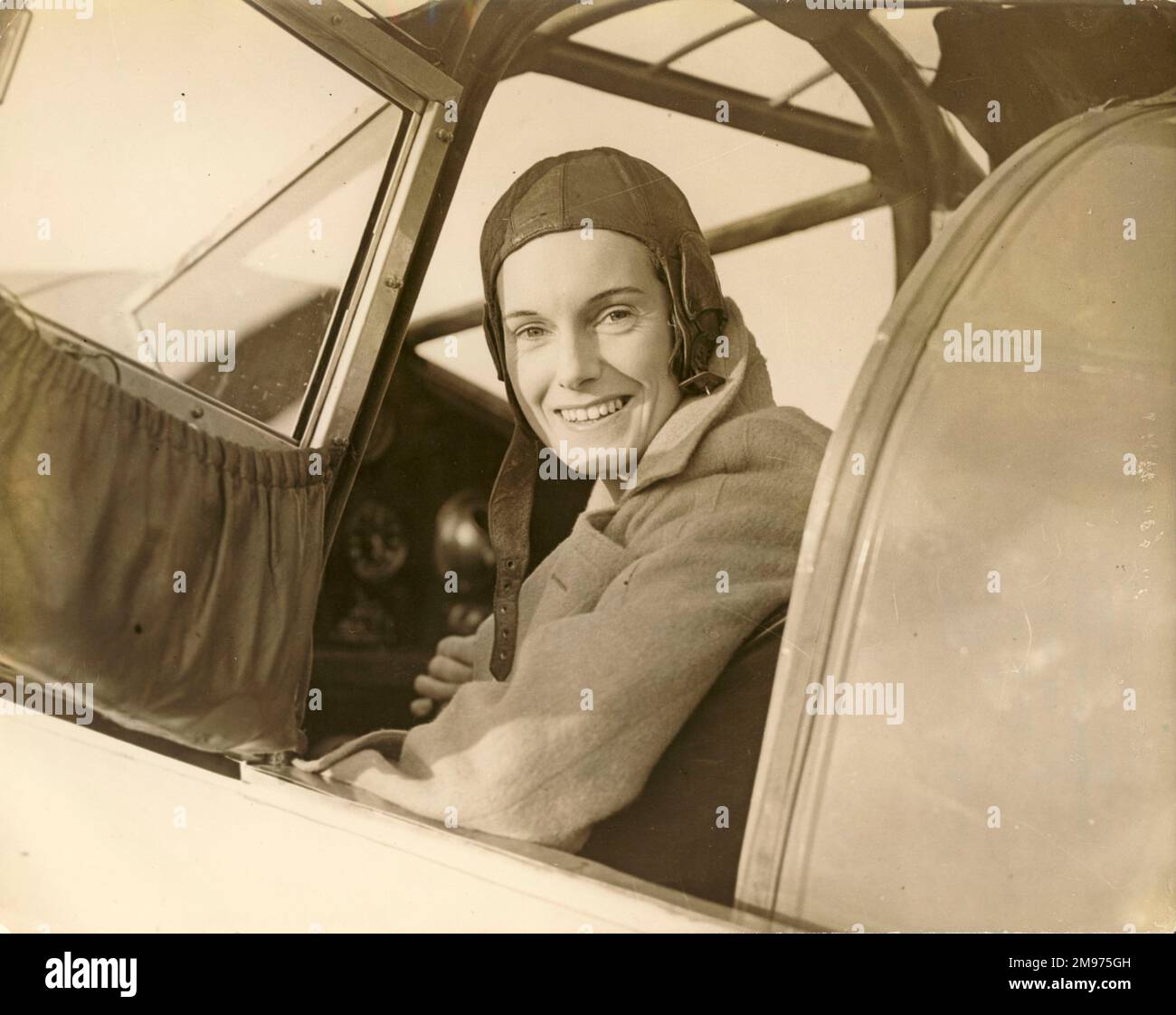 Jean Batten nel suo gabbiano percivico a Hatfield prima del suo volo dall'Inghilterra all'Australia. 3 ottobre 1936. Foto Stock
