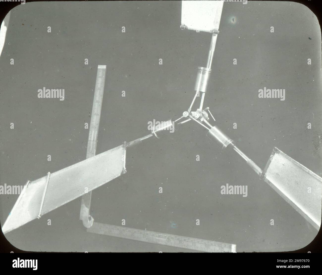 Motore a tre cilindri girevole sull'albero motore fisso. Hargrave Slide 25. Foto Stock