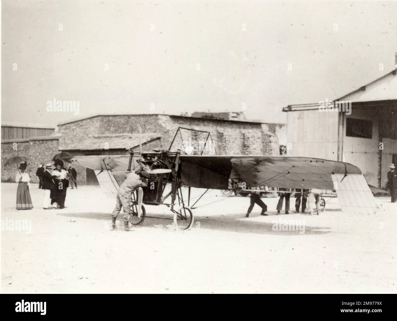 Blériot VIII bis a Issy-les-Moulineaux il 6 luglio 1908. Foto Stock