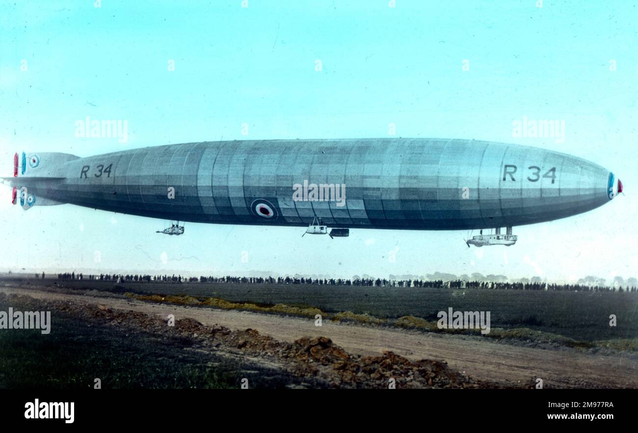 R34 Airship in volo. Immagine colorata. Foto Stock