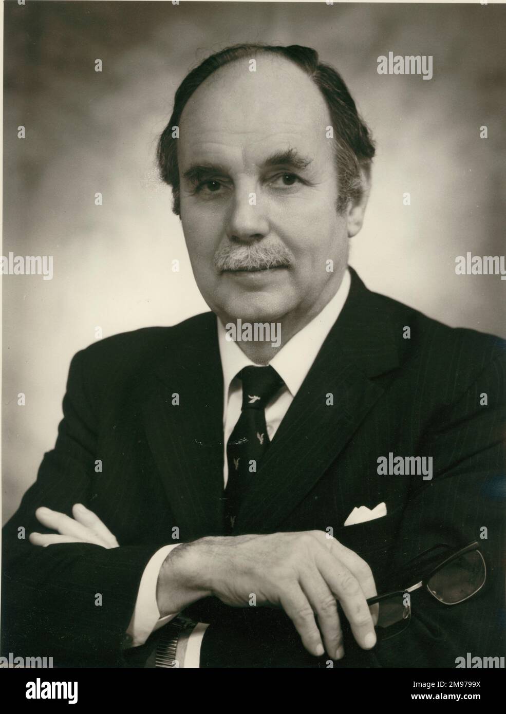 Dr. George Steedman Hislop, CBE, ARCST, CENG, FIMechE, FRAeS, FRSA, Presidente Raes 1973-1974. Foto Stock