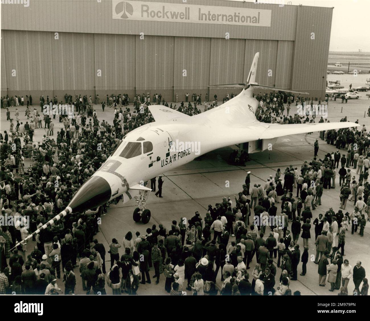 Lancio del primo Rockwell B-1A, 74-0158. Foto Stock