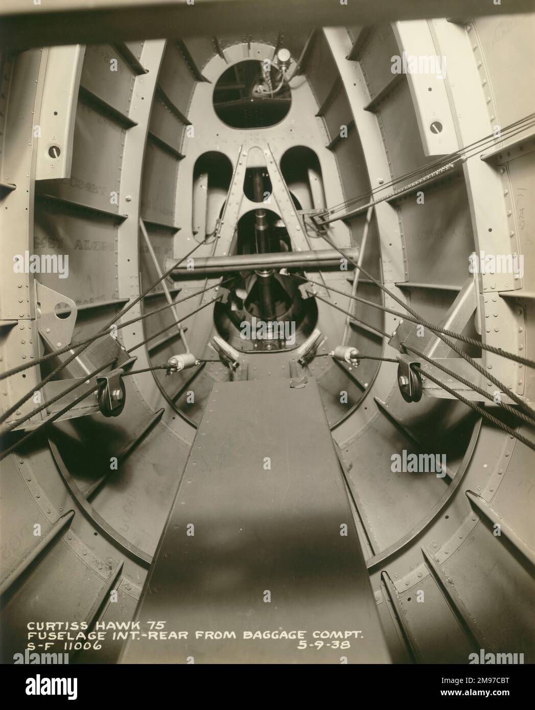 Interno della fusoliera Curtiss Hawk 75 che si affaccia sul retro del vano bagagli. 9 maggio 1938. Foto Stock