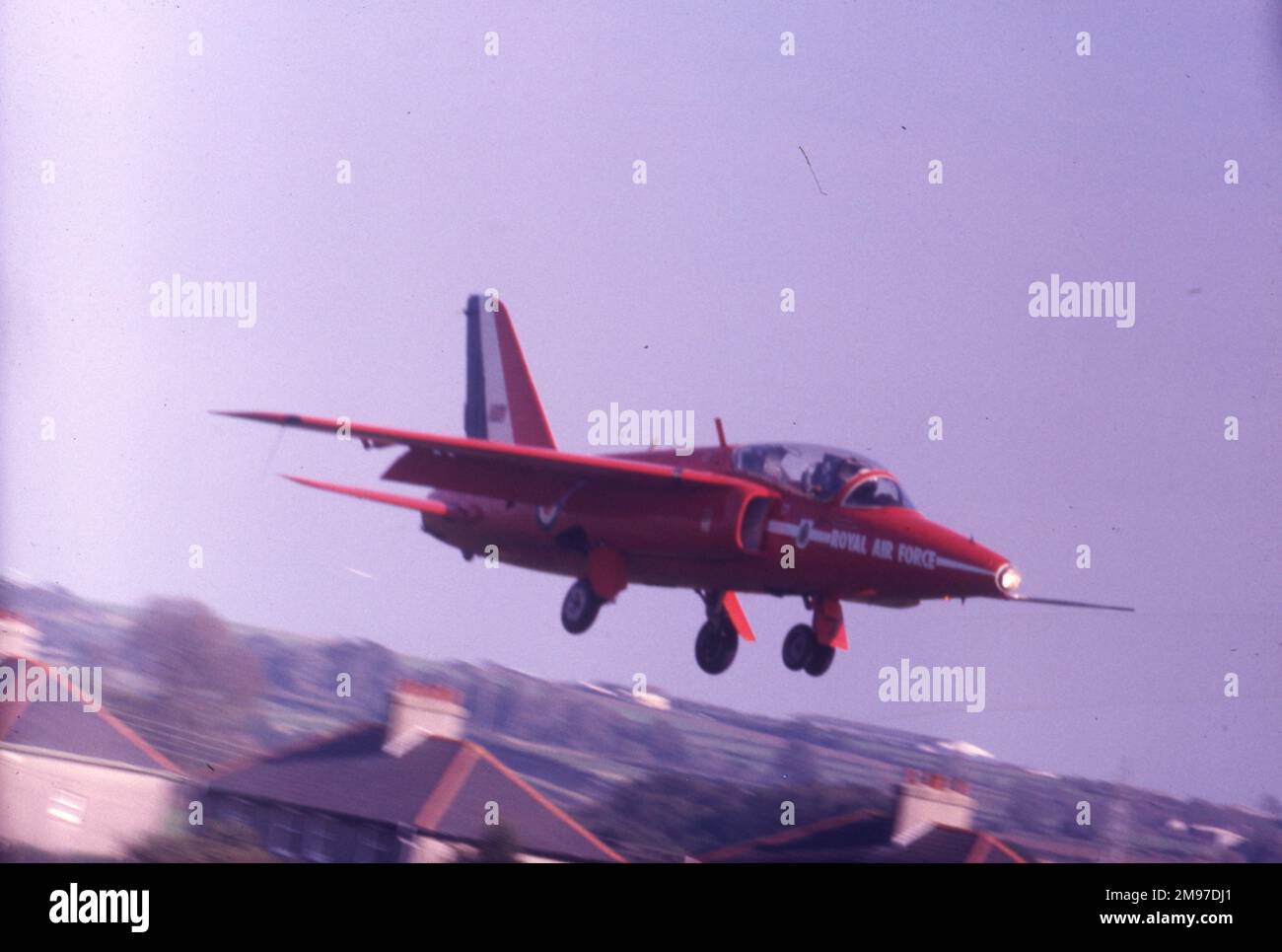 RAFAT RAF Red Arrows Folland Gnat atterrando a St Athan dopo che gli gnat sono stati sostituiti da Hawks nel settembre 1979 Foto Stock