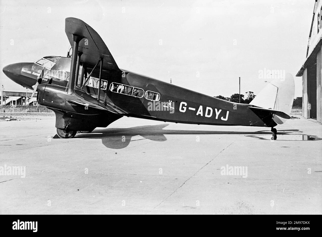 De Havilland Express G-ADYJ di British Airways (con logo Royal Mail) in1939 Foto Stock