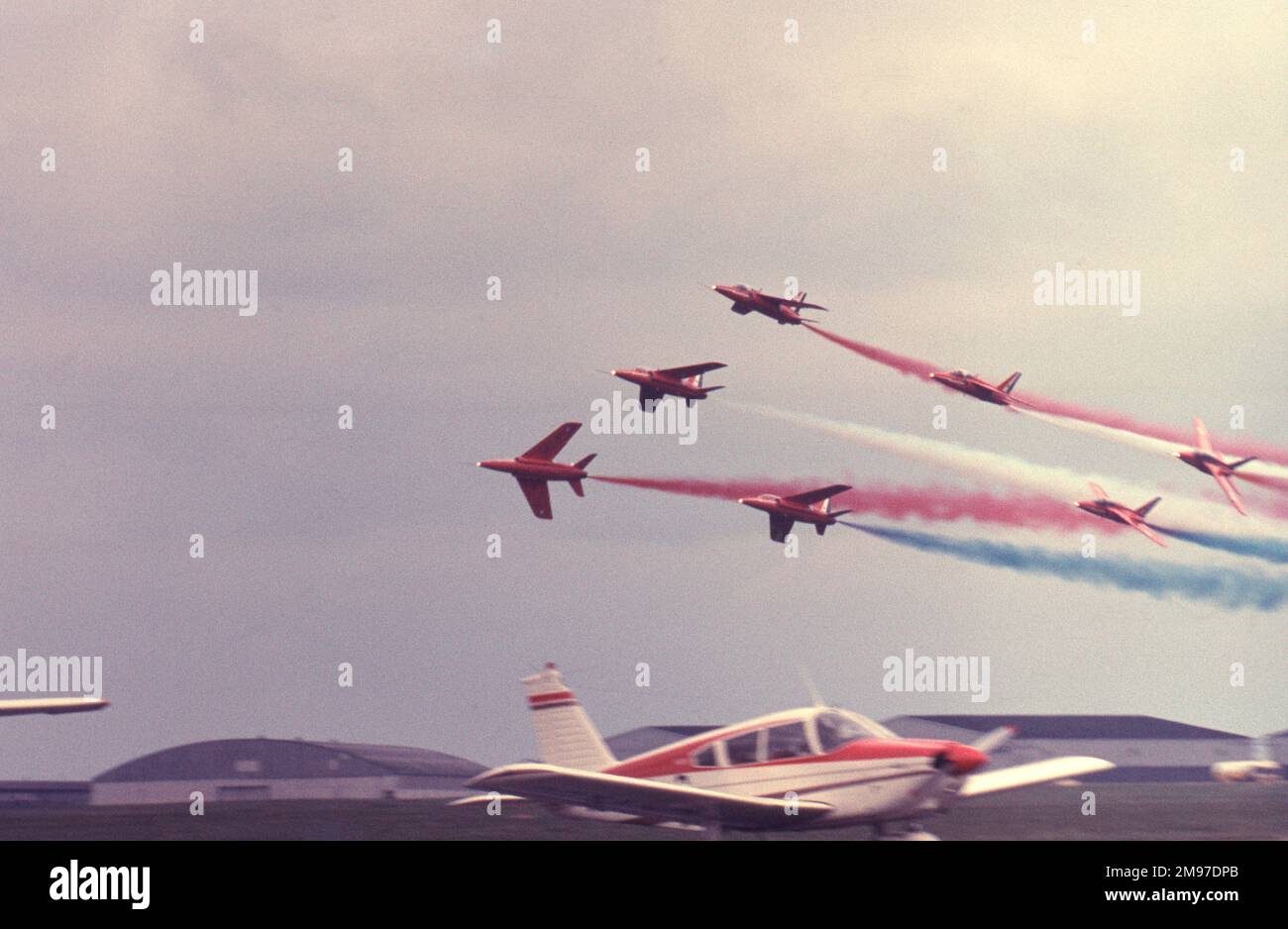 RAFAT RAF frecce rosse gli gnat folli corrono e si rompono alla fine del loro display 1977 Foto Stock