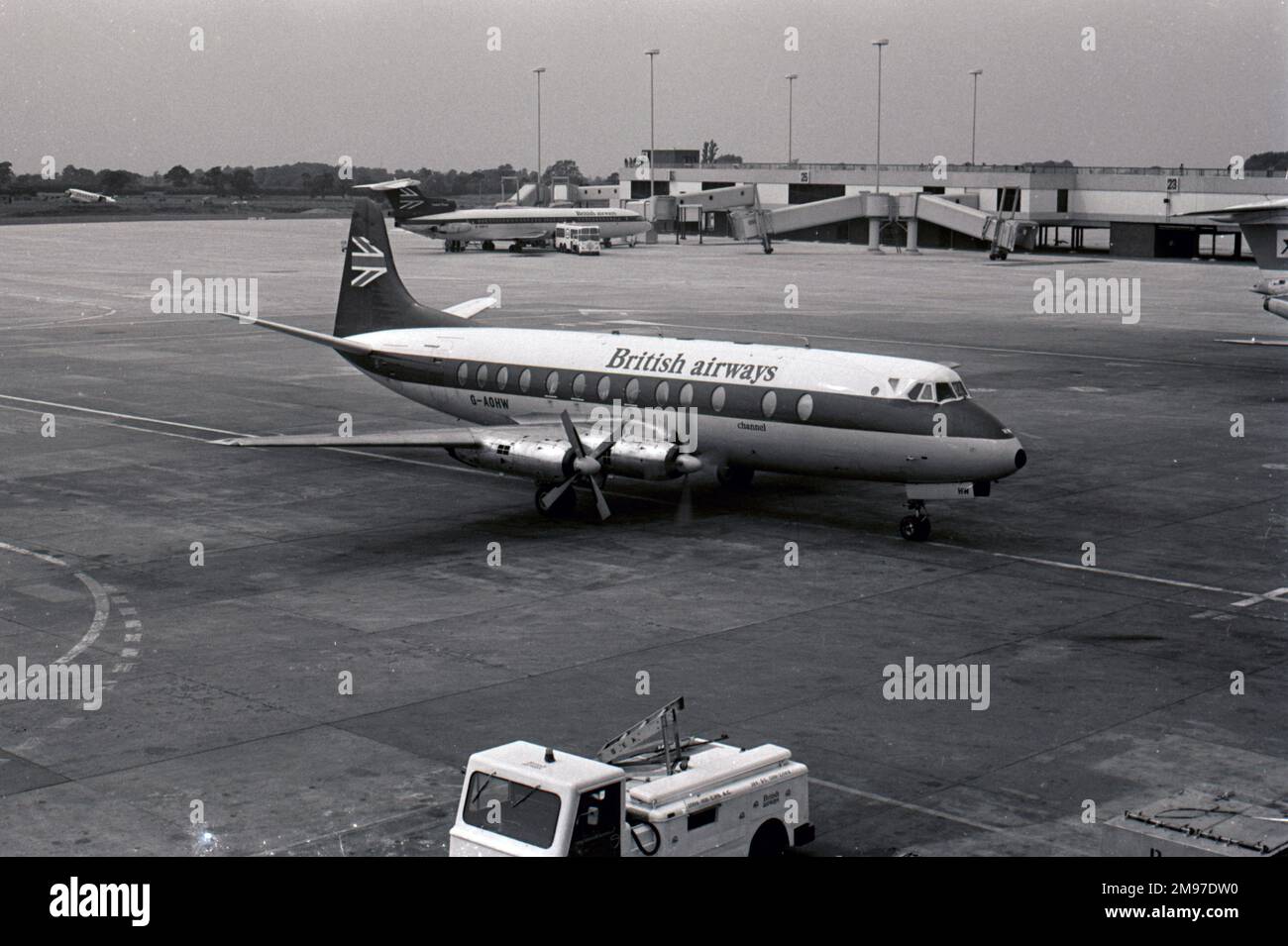 Vickers Viscount 802 G-AOHW della British Airways a Ringway, Manchester nel 1974 Foto Stock