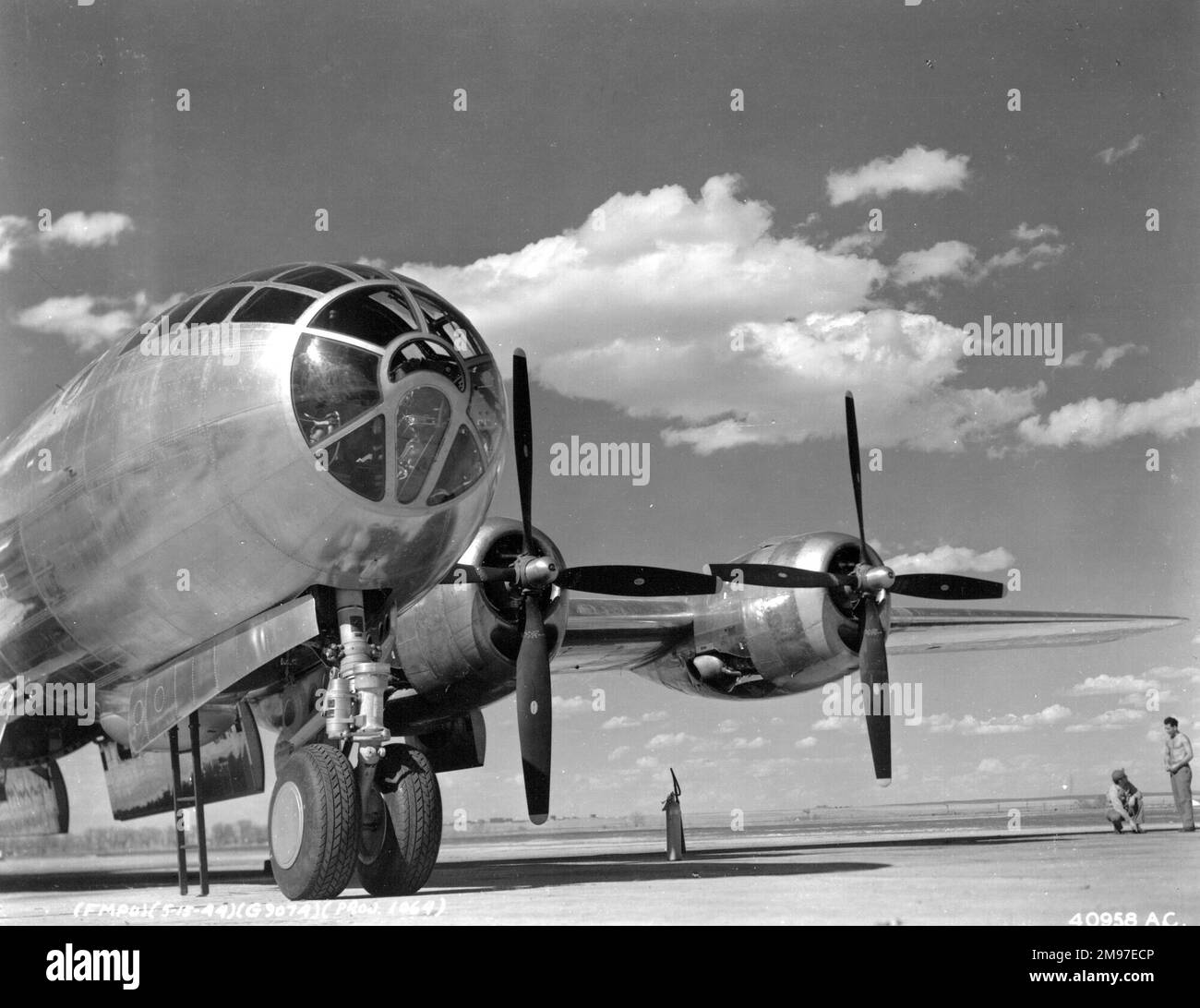 Boeing B-29 primo piano del naso (vista in avanti, a terra), 15 maggio 1944. Foto Stock