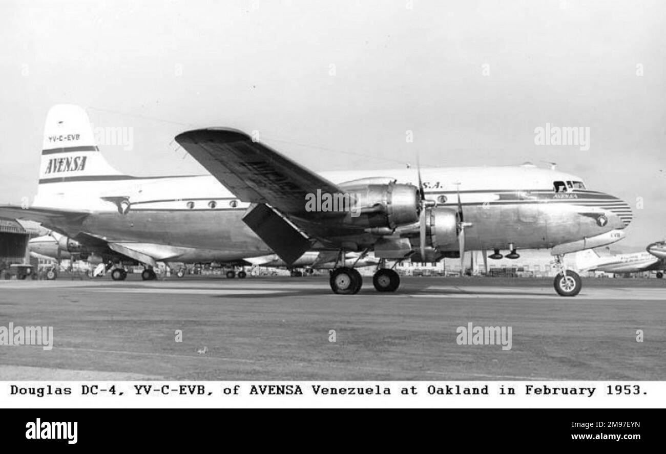 Douglas DC-4 di AVENSA a Oakland, California, febbraio 53. Foto Stock