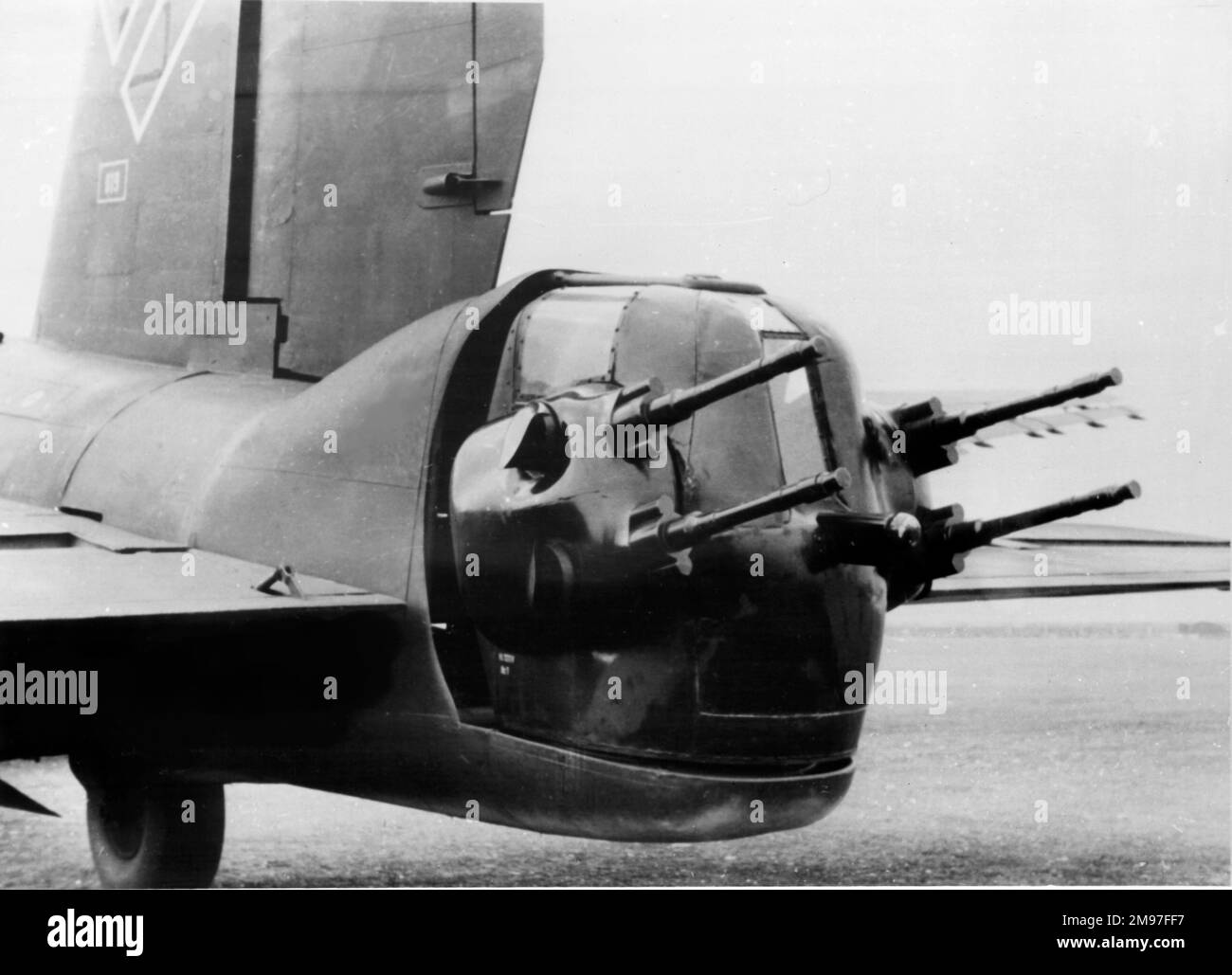 Heinkel He 177 - primo piano del pesante armamento di coda di quattro cannoni 13mm testati nella primavera del 1943. Foto Stock