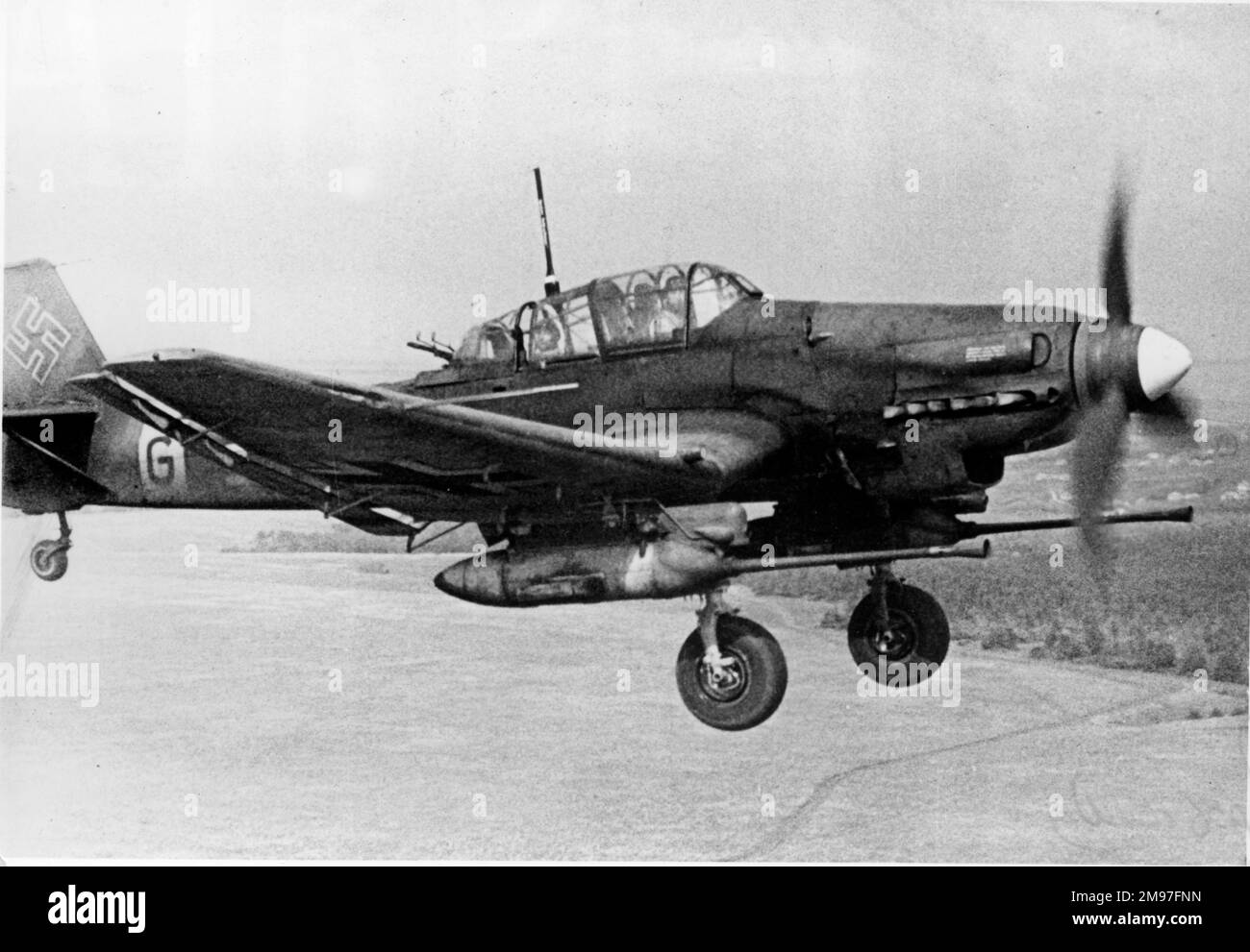 Junkers Ju 87G -questa versione 1943 di uccisione del carro armato con il suo pesante armamento del cannone ha trovato il suo uso principale sul fronte orientale. Foto Stock