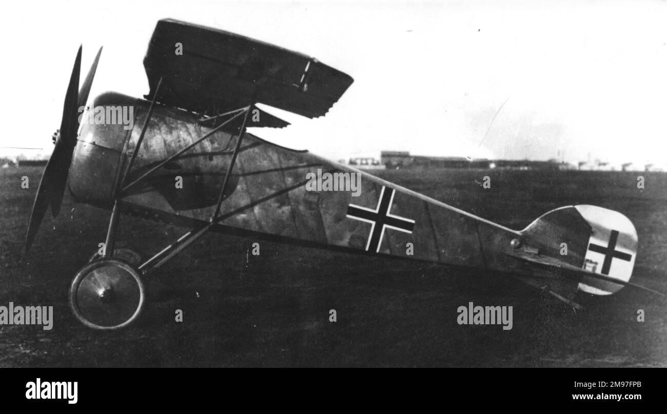 LFG Roland D XVI combattente tedesco con alata parasoli. Due sono stati fatti e sono stati iscritti per le prove combattenti nell'ottobre 1918. Qui si vede il primo dei due. Foto Stock