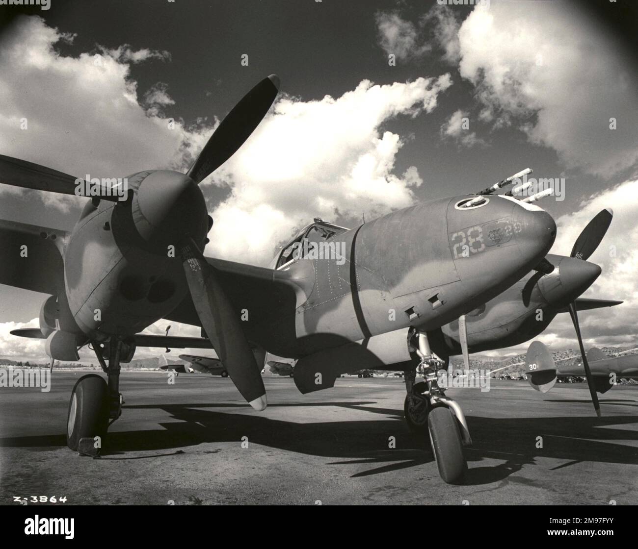 Lockheed P-38-questo primo piano mostra il pugno concentrato da 5 pistole del combattente. Foto Stock