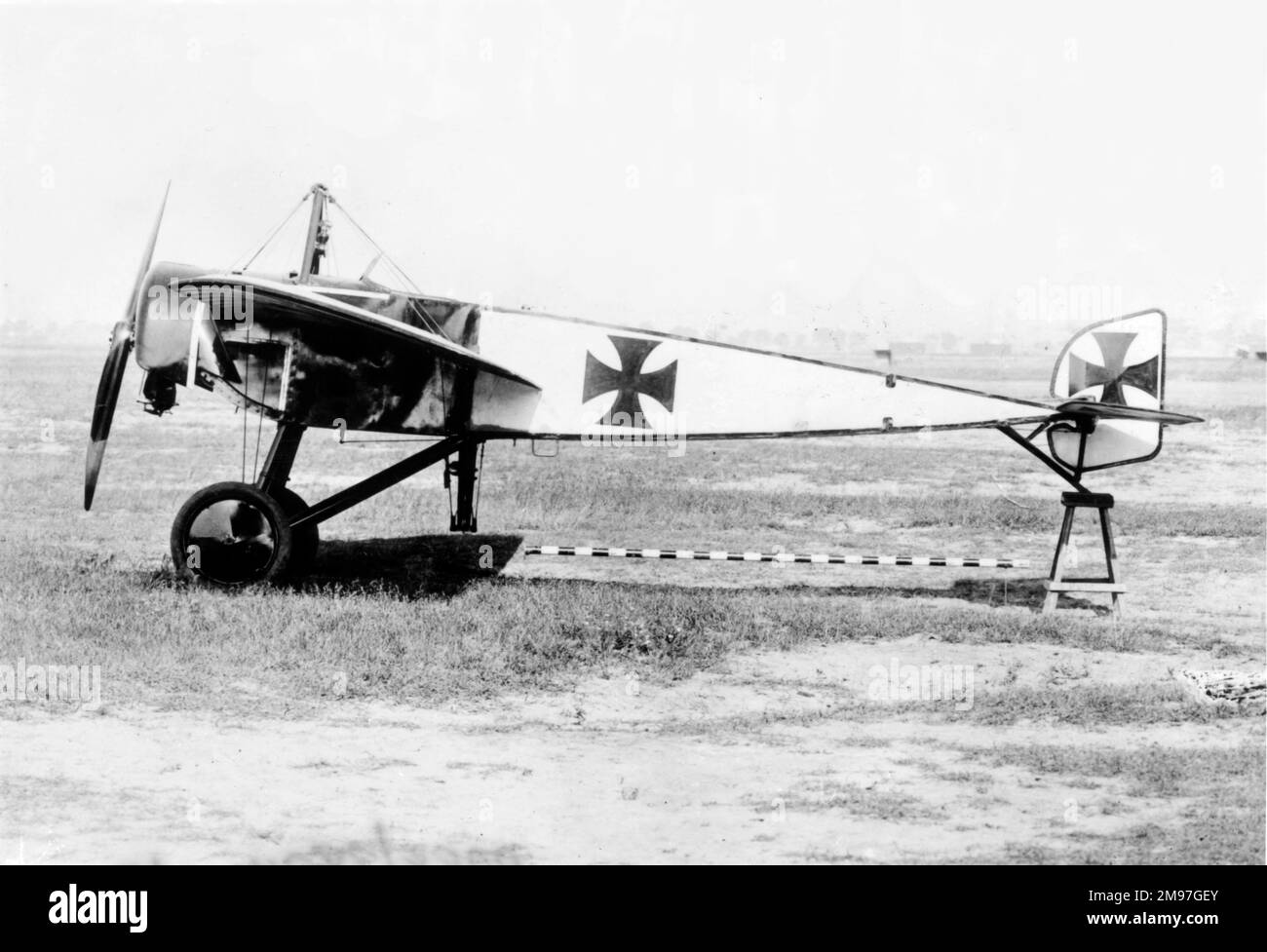 Pfalz e i (vista laterale, a terra) coda trincerata. Foto Stock