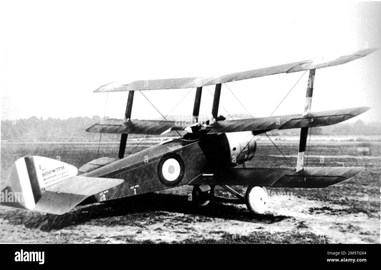 Sopwith Triplane caccia monoposto, n. di serie N500, completato il 28 maggio 1916. Valutato nel nord della Francia dai piloti DEGLI RNA, che sono stati impressionati dal suo tasso di salita. Purtroppo, per motivi burocratici, non è stato prodotto in gran numero. Foto Stock