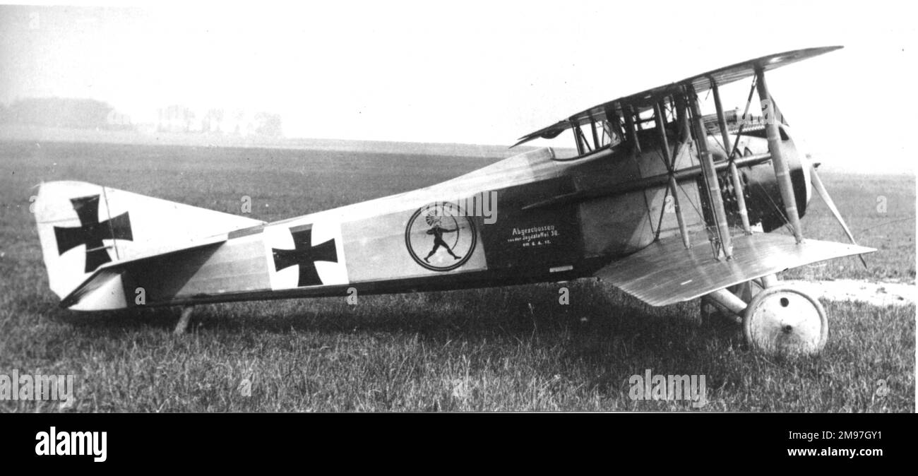SPAD VII aereo da combattimento francese appartenente alla Escadrille SPA 31 che è stato costretto a scendere dietro le linee nemiche e porta la leggenda: Acquisito da Jasta 38, 6 aprile 1917 (in tedesco). Foto Stock