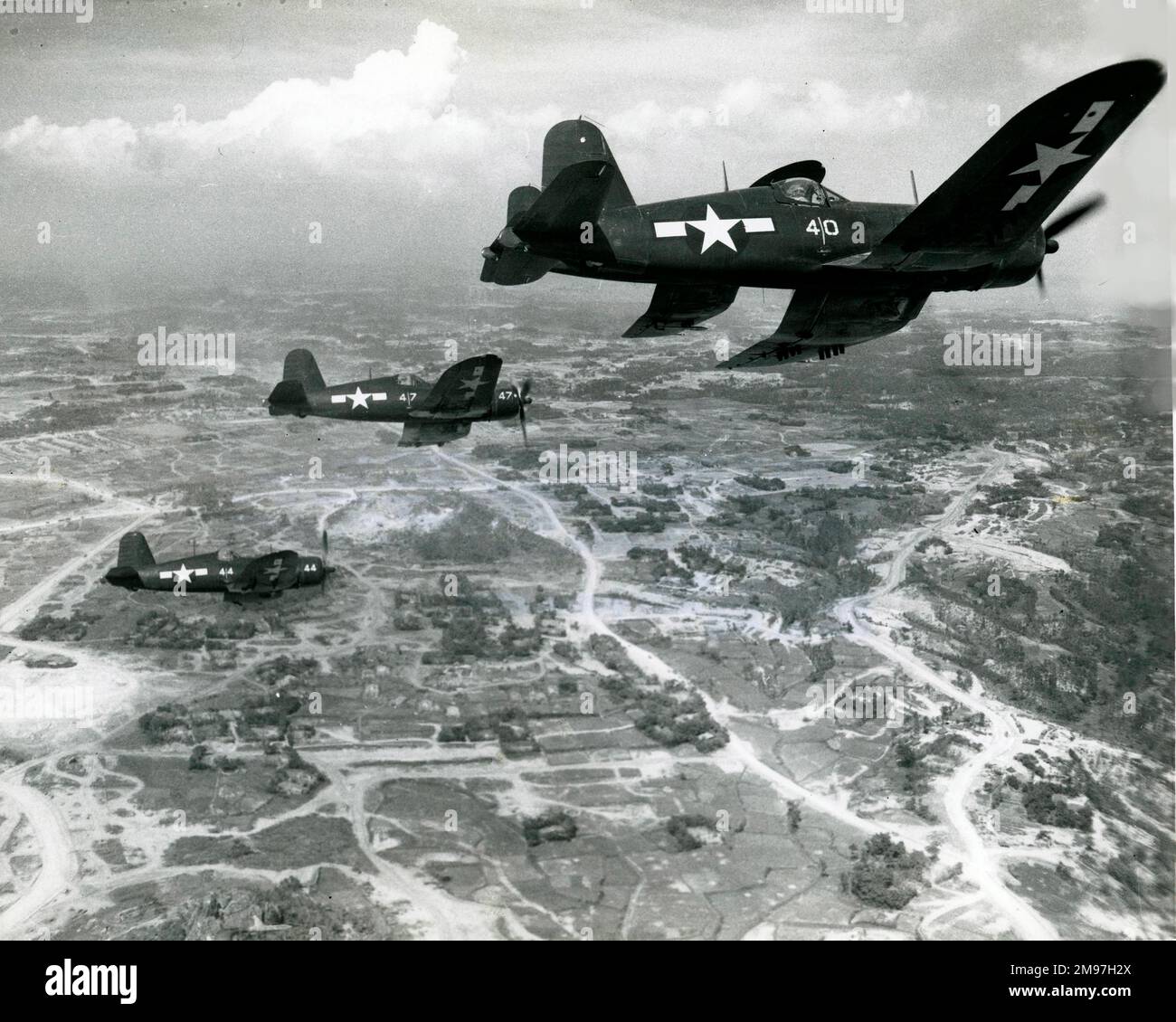 Vought F4U-1 Corsair - questi di US Marine Fighting Squadron 323 nel Pacifico, 31 dicembre 1944 a causa di ritardi nel volo del tipo da vettori, i Marines sono stati primo utente. Foto Stock