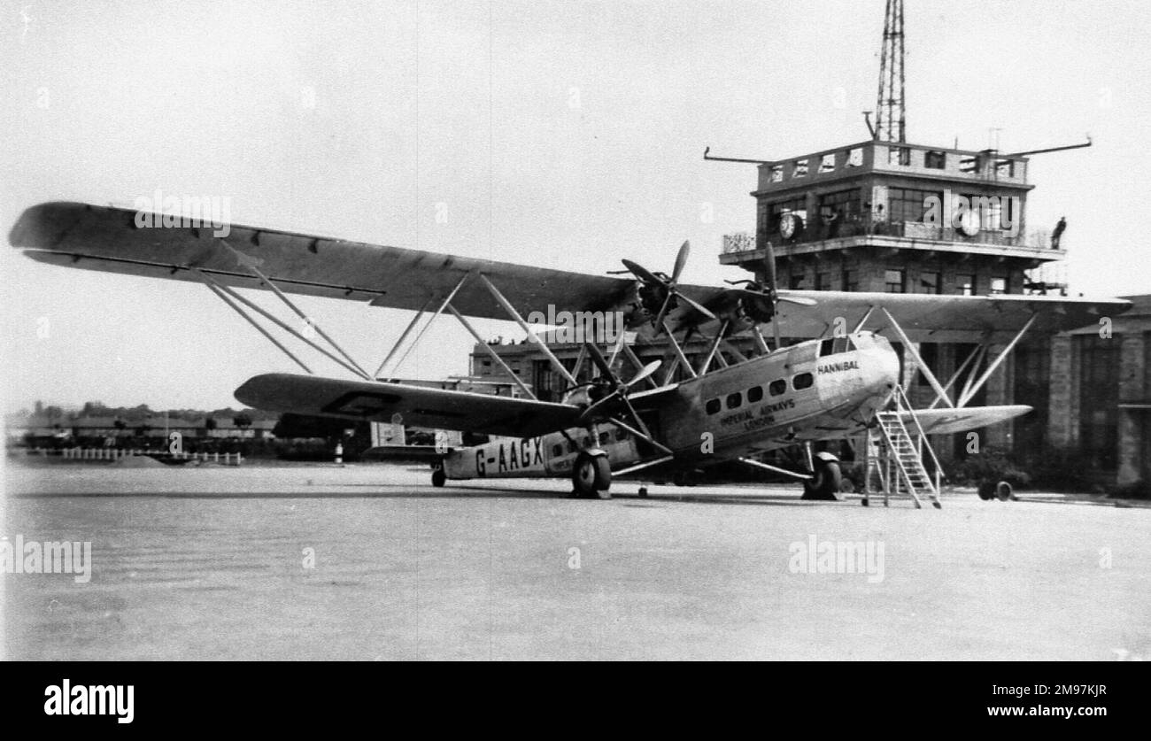 A Handley Page HP 42E partì Croydon ogni martedì e sabato per Calcutta per £108 e impiegò 6,5 giorni. Il primo volo è stato effettuato il 14th novembre 1930 e ha trasportato 24 passeggeri. 8 di questi aerei sono stati costruiti, tra cui 'Annibal' qui raffigurato. Foto Stock