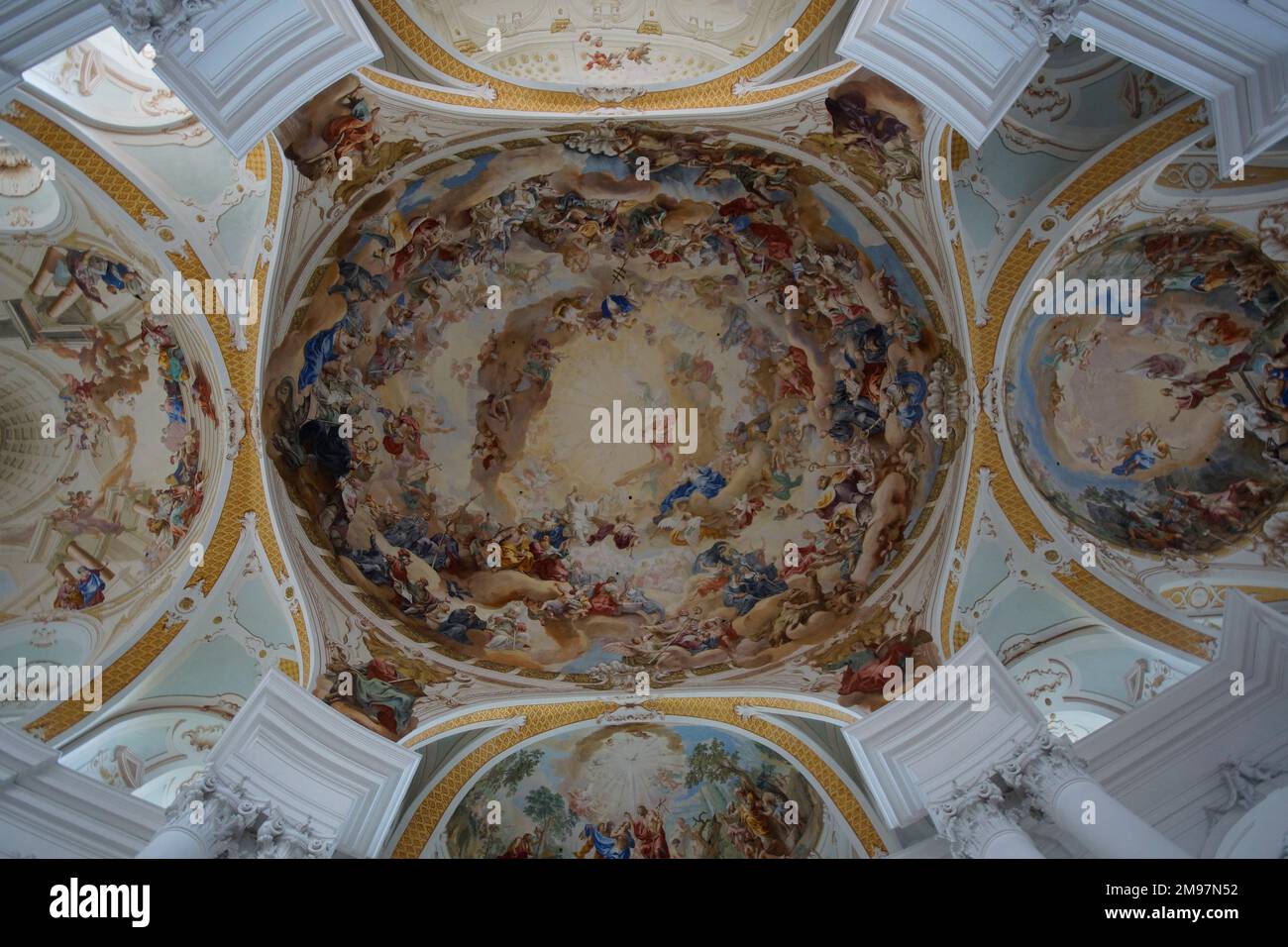 Germania, Baden Wurttemberg, Neresheim:dipinti a soffitto nella chiesa abbaziale Foto Stock
