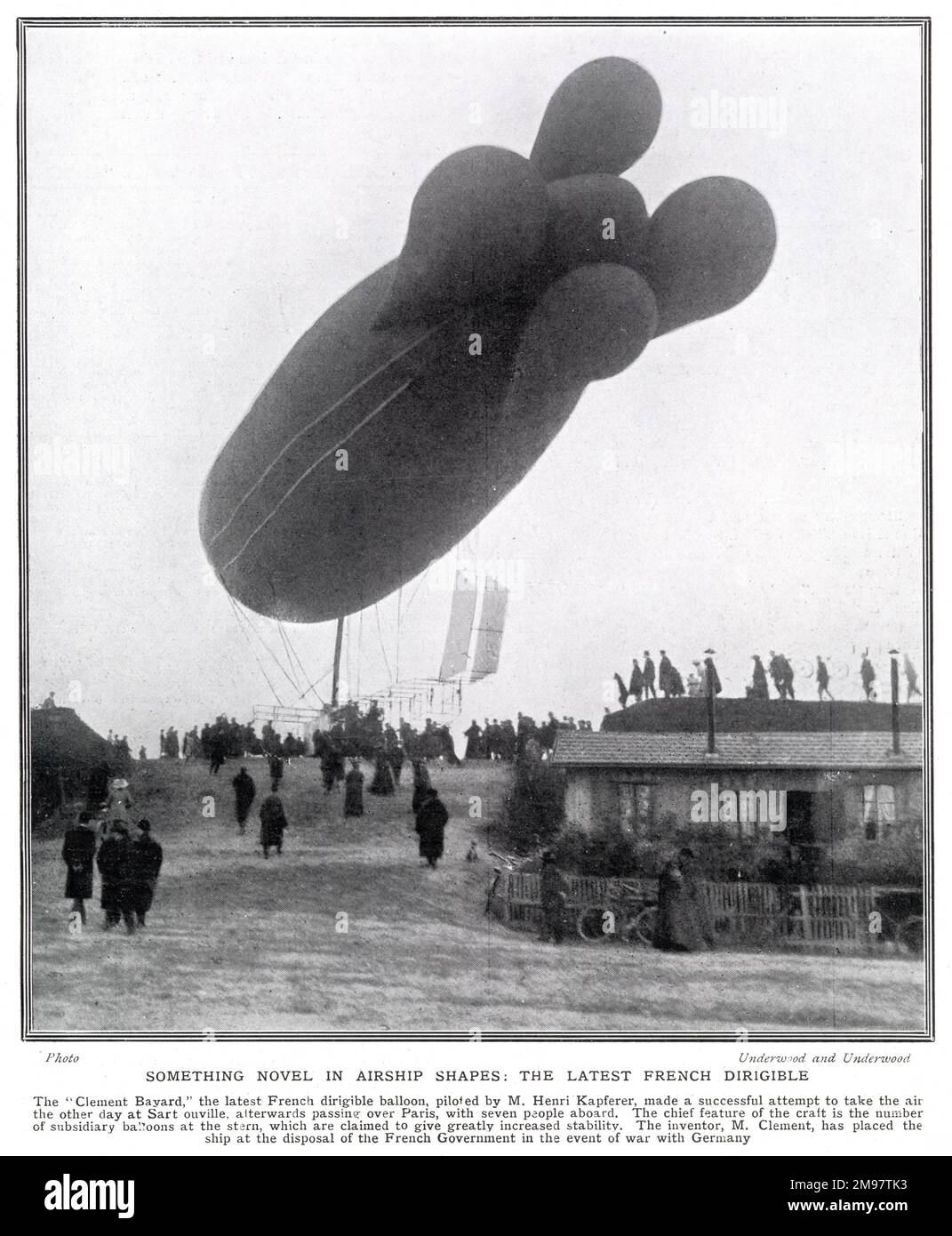 L'ultimo dirigibile militare francese di Adolphe Clement-Bayard, pilotato da M. Henri Kapferer in risposta ad una decisione dell'esercito francese di sperimentare le operazioni dei velieri. Un tentativo riuscito a Sart ouville, dopo aver superato Parigi con sette persone. Foto Stock