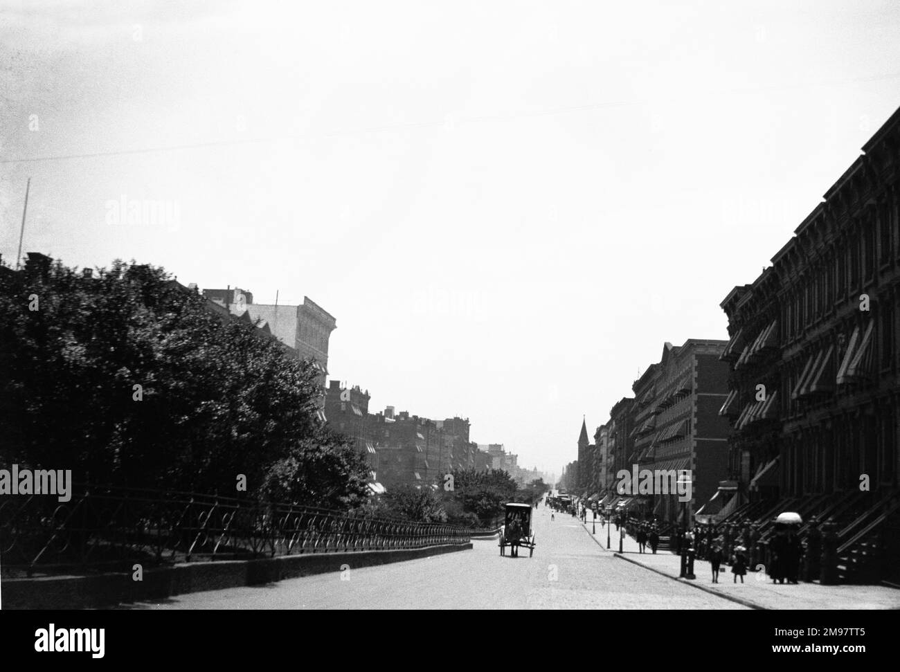 Oggi 4th avenue è una strada principale nella città di New York Borough di Brooklyn che si estende per dieci chilometri circa. Ampiamente conosciuto come viale del parco. Originaly 4th avenue portava le tracce della New York e Harlem rail Road. Foto Stock