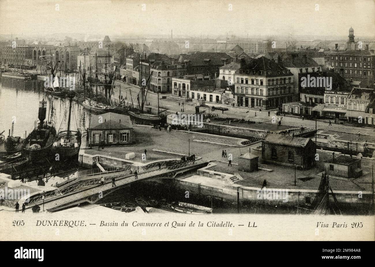 Dunkerque, Francia - Marina commerciale nel Bassin du Commerce, e il Quai de la Citadelle. Foto Stock