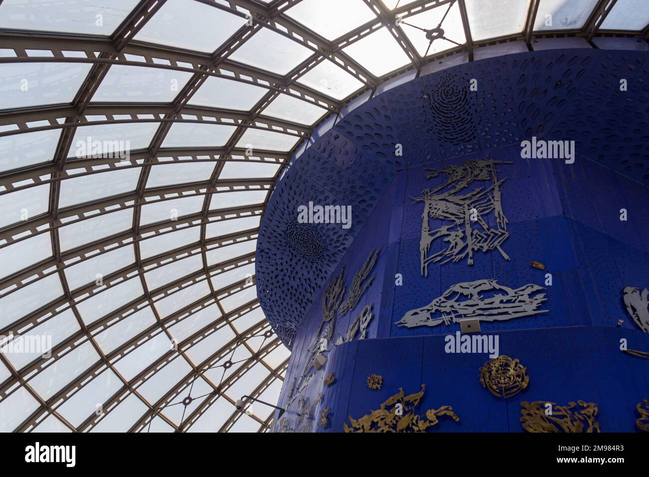 TEHERAN, IRAN - 5 LUGLIO 2019: Cupola della piattaforma di osservazione della Torre Milad a Teheran, Iran Foto Stock