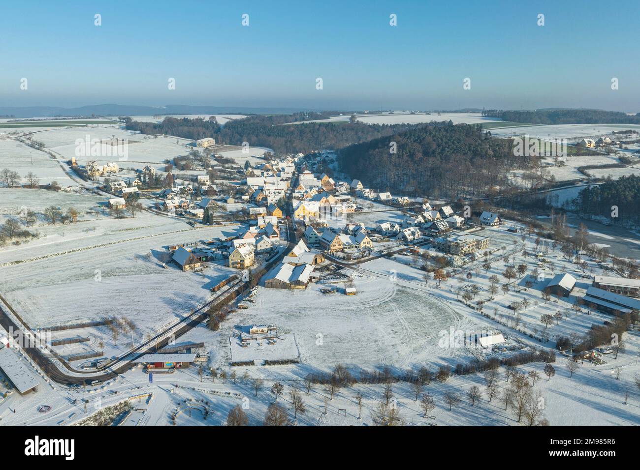 Veduta aerea della regione vinicola intorno al centro del lago Enderndorf sul lago Brombach Foto Stock