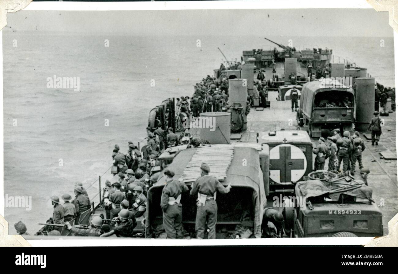 D-Day le forze dell'invasione britannica si avvicinano alla Normandia, Francia, 1944 giugno. Foto Stock