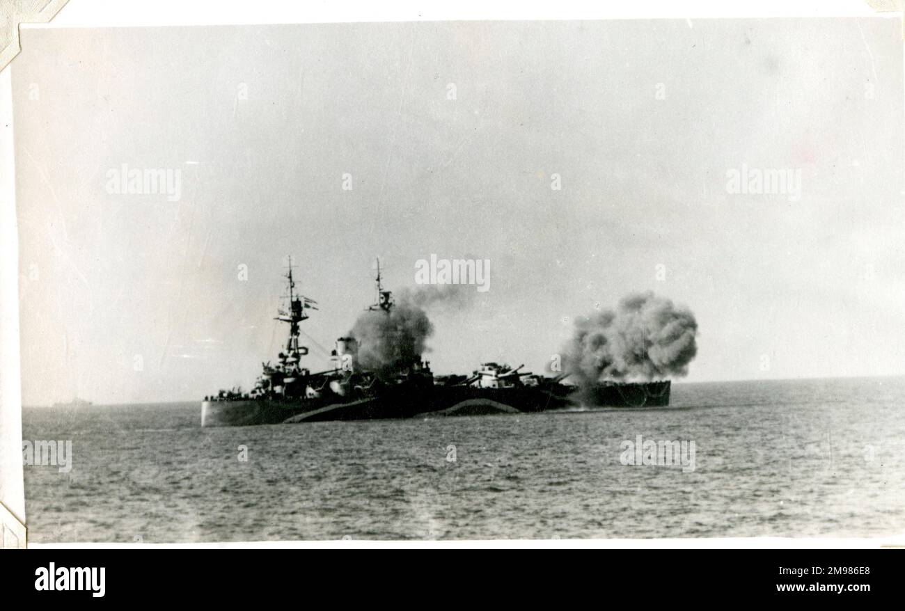 D-Day Firing Off Normandia, Francia, HMS Nelson, giugno 1944. Foto Stock