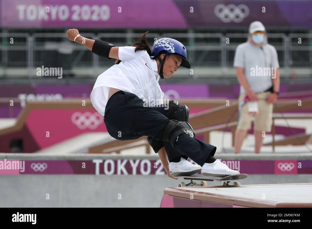 4 AGOSTO 2021 - TOKYO, GIAPPONE: YOSOZUMI Sakura del Giappone compete nei Prelimi del Parco delle Donne dello Skateboard ai Giochi Olimpici di Tokyo 2020 (Foto di Mickael Chavet/RX) Foto Stock