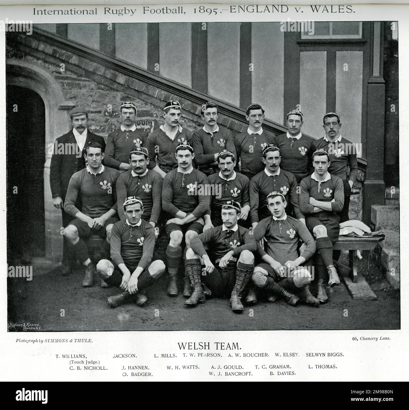 Welsh International Rugby Football Team, 1895 anni, al momento giocarono contro l'Inghilterra: Williams (Touch Judge), Jackson, Mills, Pearson, Boucher, Elsey, Selwyn Biggs, Nichols, Hannen, Watts, Gould, Graham, Thomas, Badger, Bancroft, Davies. Foto Stock