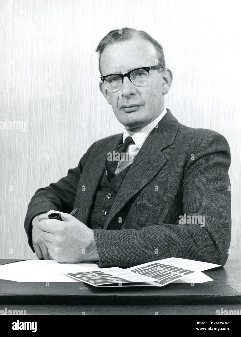 Professor David Keith-Lucas, FRAeS, presidente della Royal Aeronautical Society 1968-1969. Foto Stock