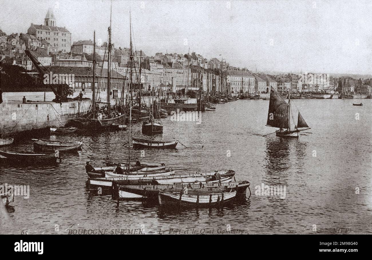 Quai Gambetta e porto, Boulogne-sur-Mer, Francia settentrionale. Foto Stock