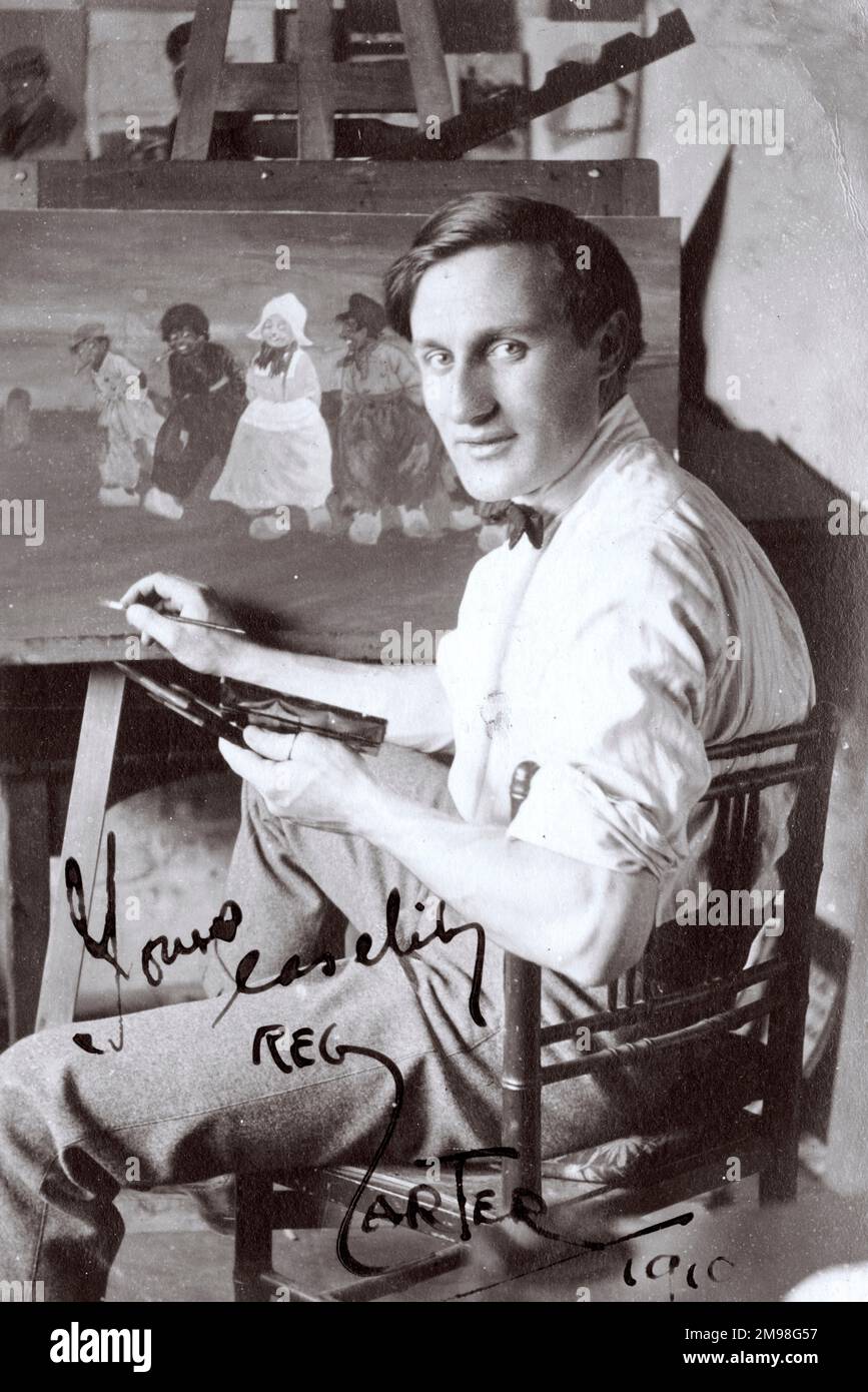 Reg carter (1886-1949), artista commerciale freelance, lavora nel suo studio presso Granville House, High Street, Southwold, Suffolk. Ha tenuto lezioni di pittura al giovane Harold Auerbach quando quest'ultimo si trovava a Southwold in vacanza. Foto Stock