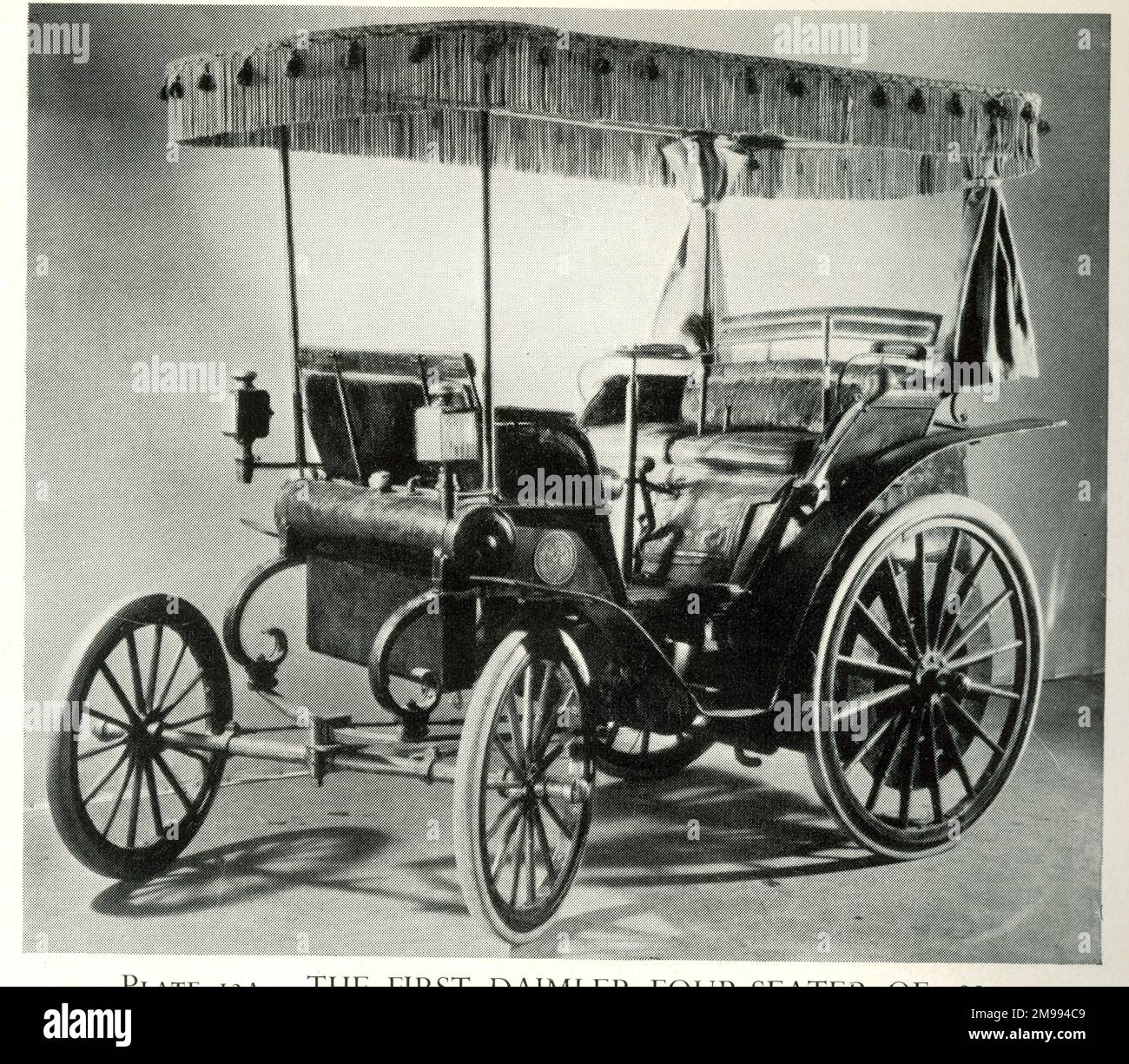 Prime vetture a motore - prima Daimler a quattro posti, 1889. Foto Stock