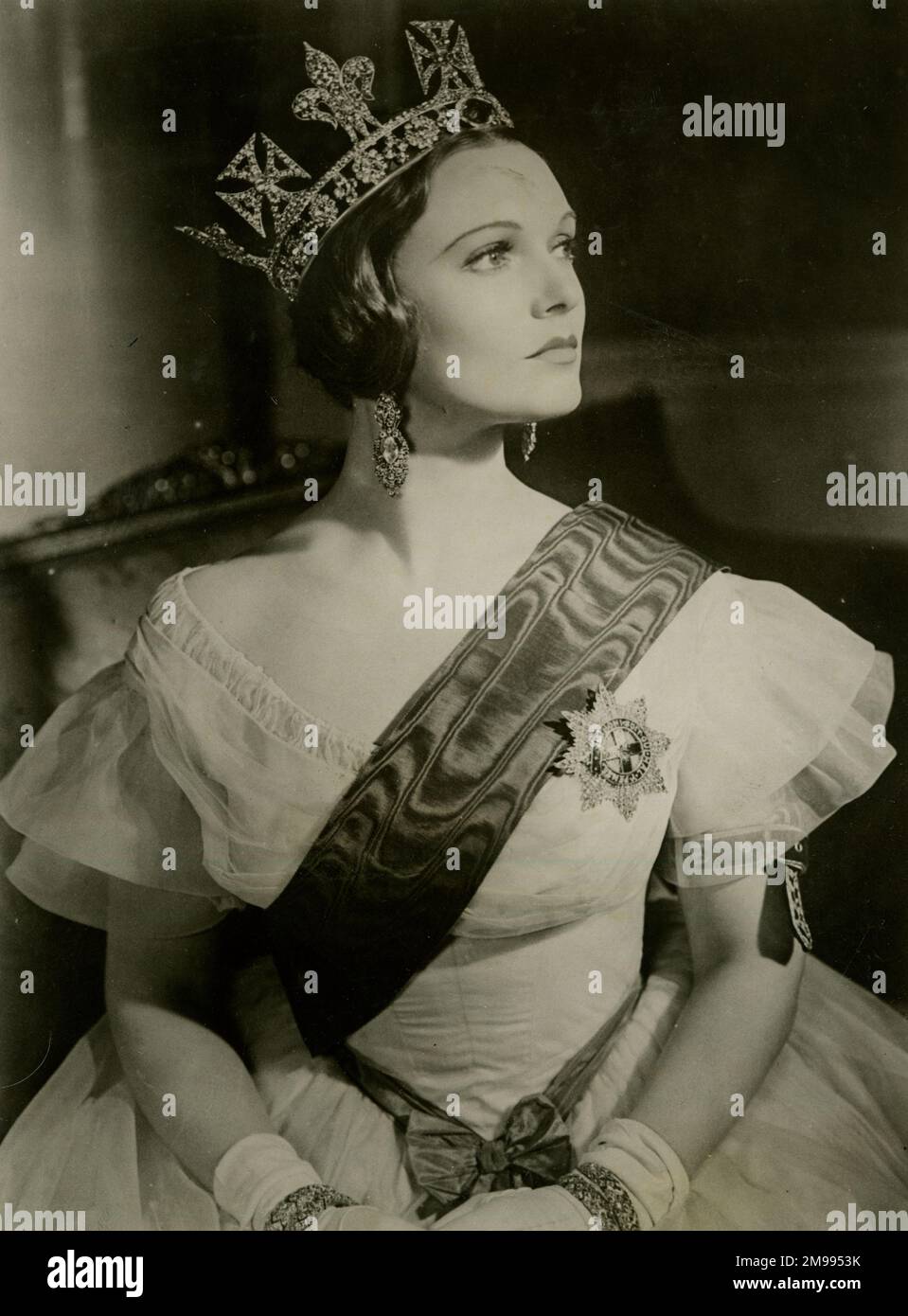 Anna Neagle, attrice, come regina Vittoria. Ha giocato il ruolo in due film, Victoria il grande (1937) e sessanta anni gloriosi (1938). Foto Stock