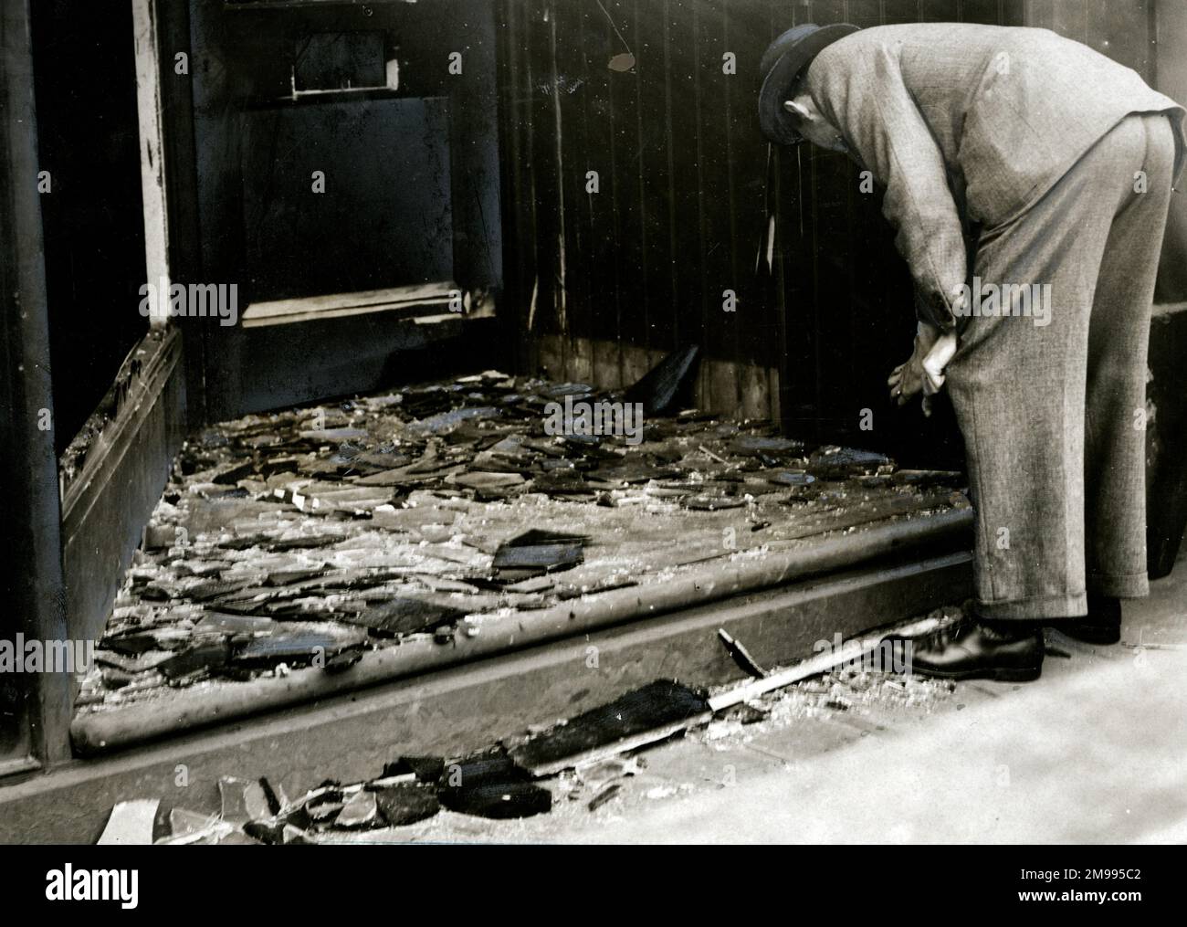 Negozio bombardato a London Road, Manchester, maggio 1939, si ritiene che sia causato da una bomba IRA. Foto Stock