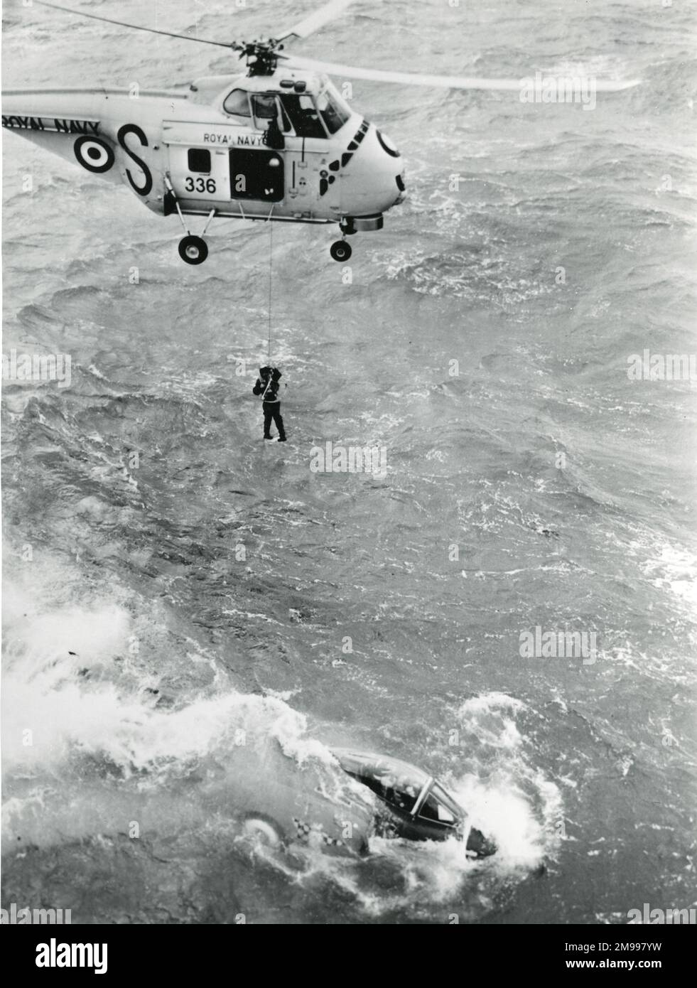 Un vortice Westland durante un tentativo di salvataggio in mare nel 1963. Foto Stock