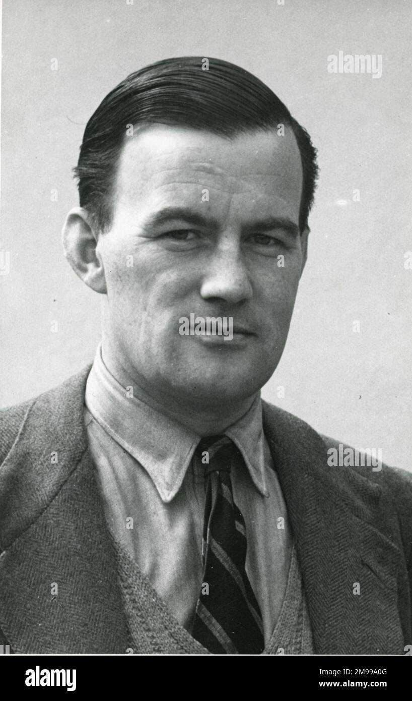 Il capitano del gruppo Charles Joseph Philip Flood OBE, pilota di prova a Blackburn. Foto Stock