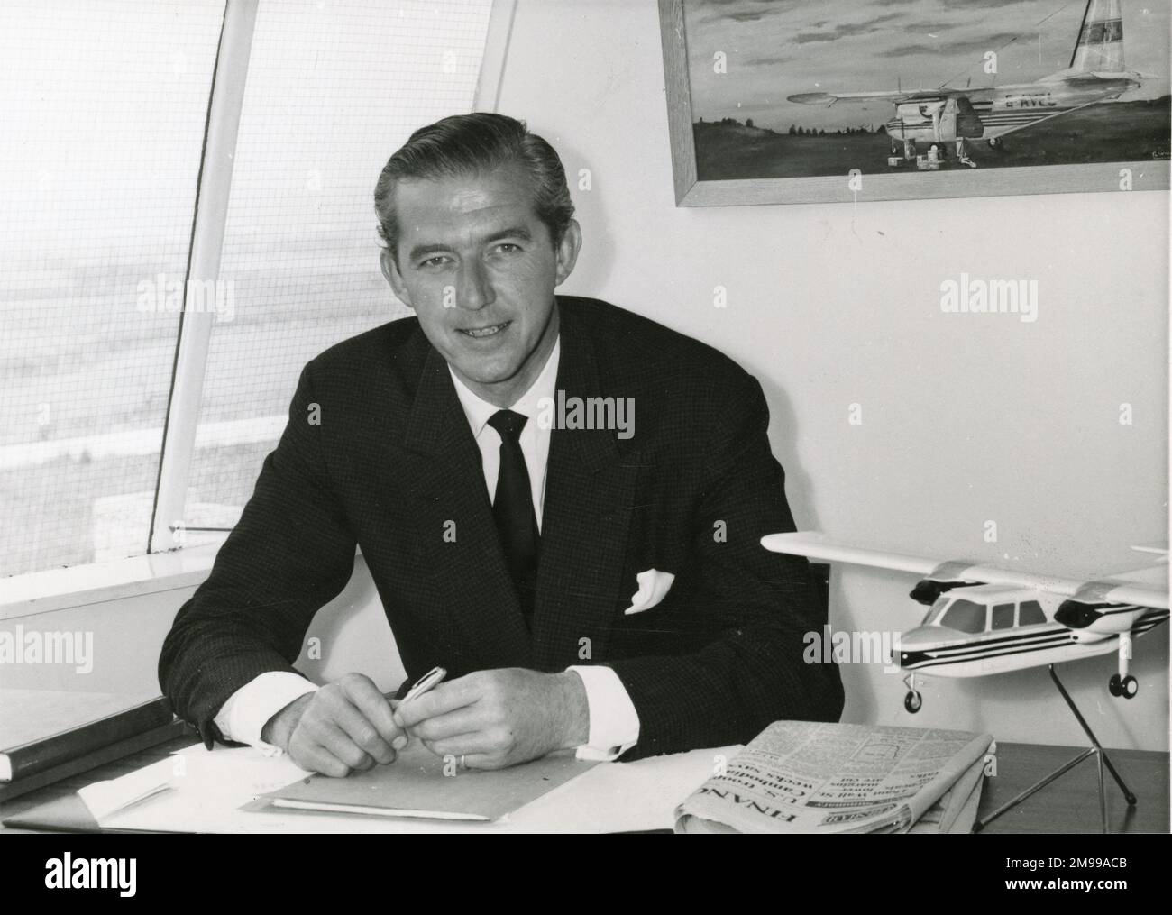 Sir Mark Norman, amministratore delegato di Britten-Norman Sales, circa 1970. Sir Mark era il fratello del co-fondatore della società Desmond Norman. Foto Stock