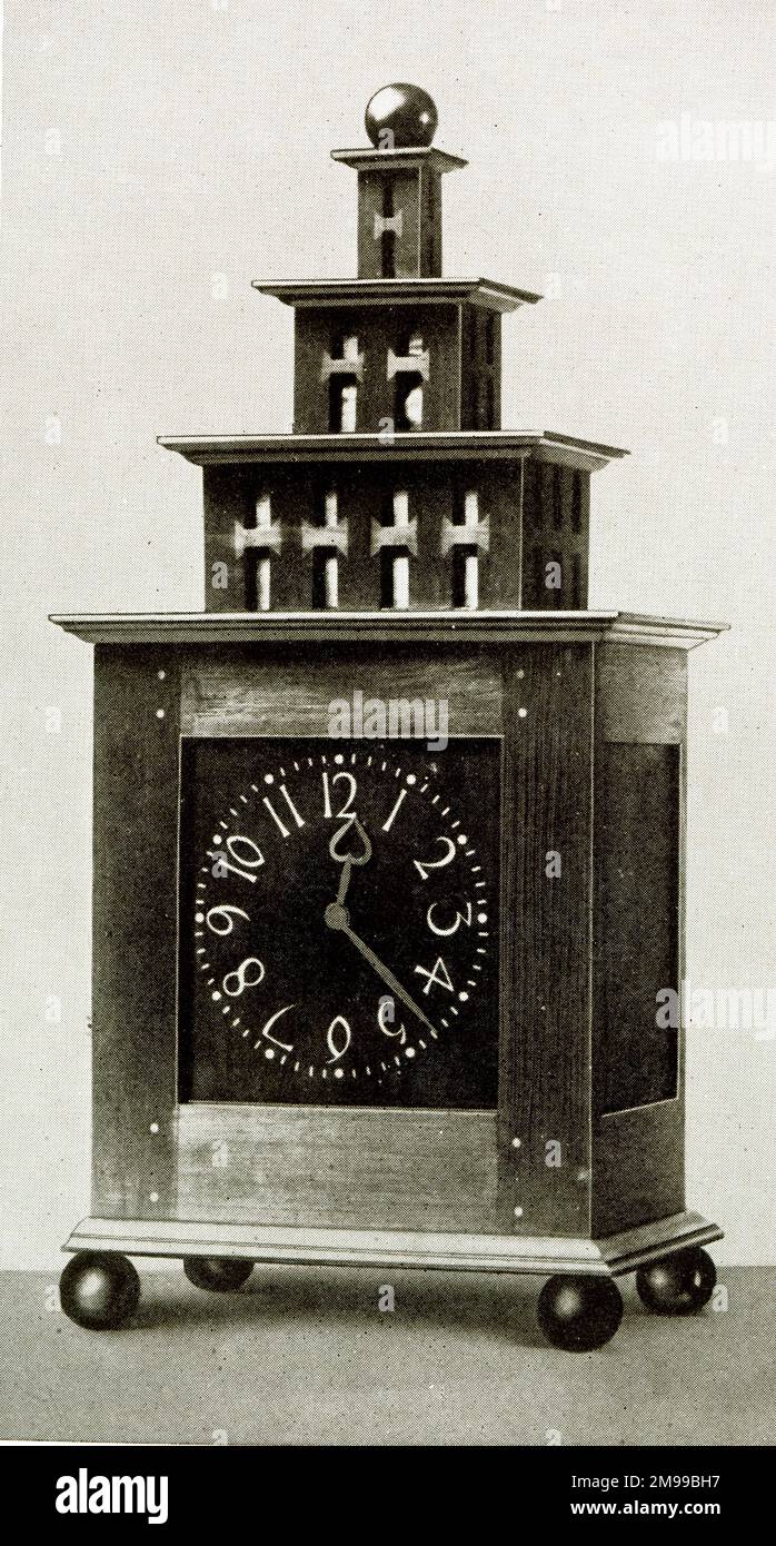 Cassa orologio in ebano intarsiato con avorio, progettata da CFA Voysey. Foto Stock