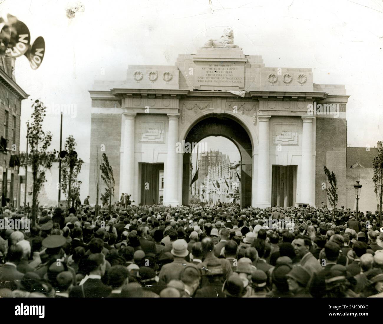 Cerimonia di apertura della porta Menin, Ypres, Belgio, del maresciallo Field Lord Plumer, 24 luglio 1927. Foto Stock