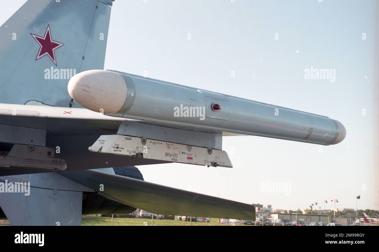 Farnborough 92 - Sukhoi su-35 'Blue 703' Foto Stock