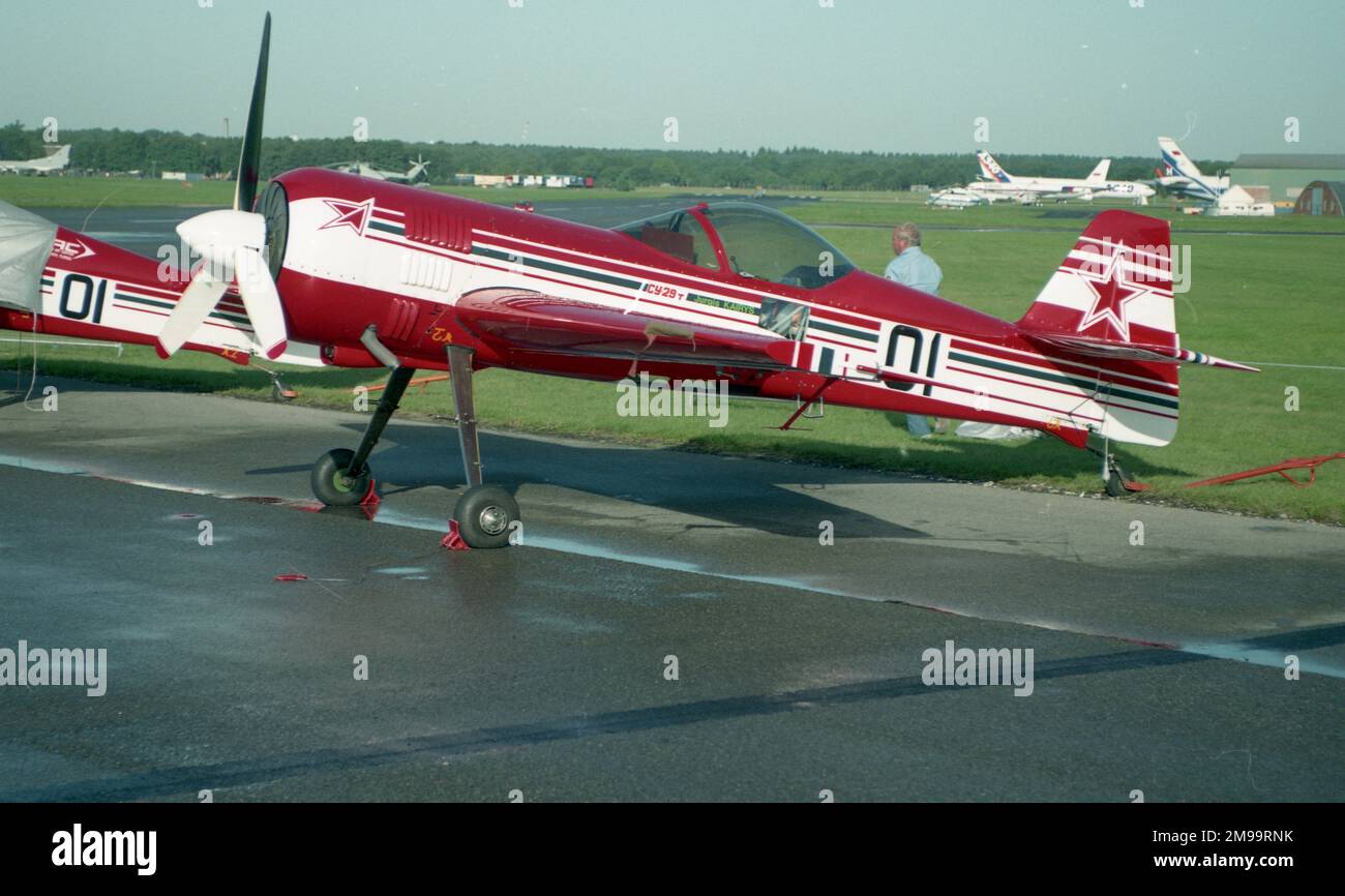 Farnborough 92 - Sukhoi su-29T - prototipo del velivolo monosede Sukhoi su-31. Foto Stock