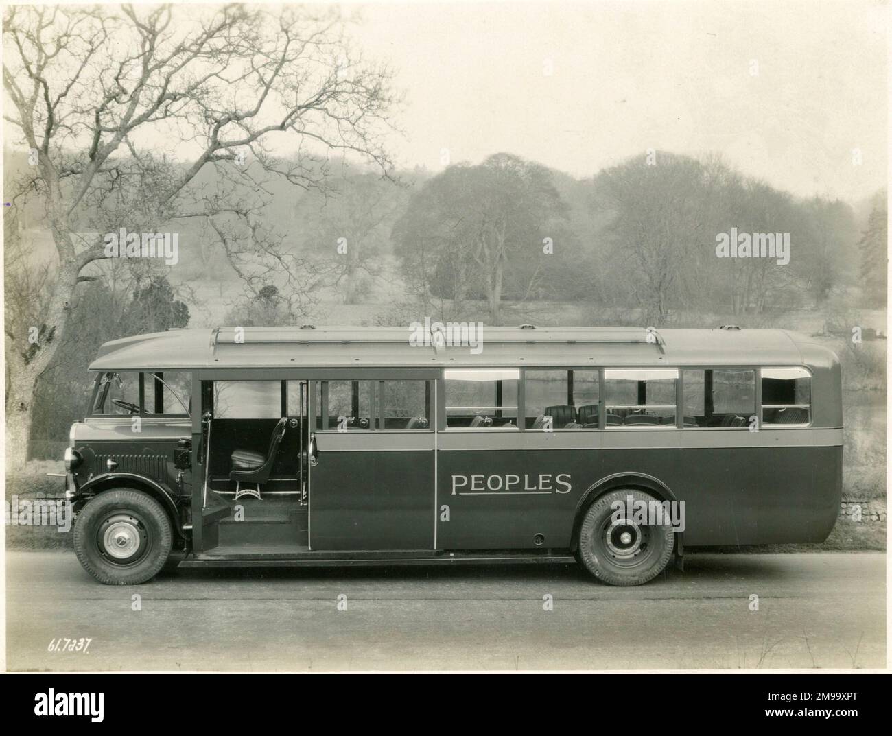 Pullman privato per persone, pullman Thornycroft da 26 posti; dotato di tetto 'easway' e posti a sedere 'non-chafe'. Boby di Thurgood's of Ware. Foto Stock