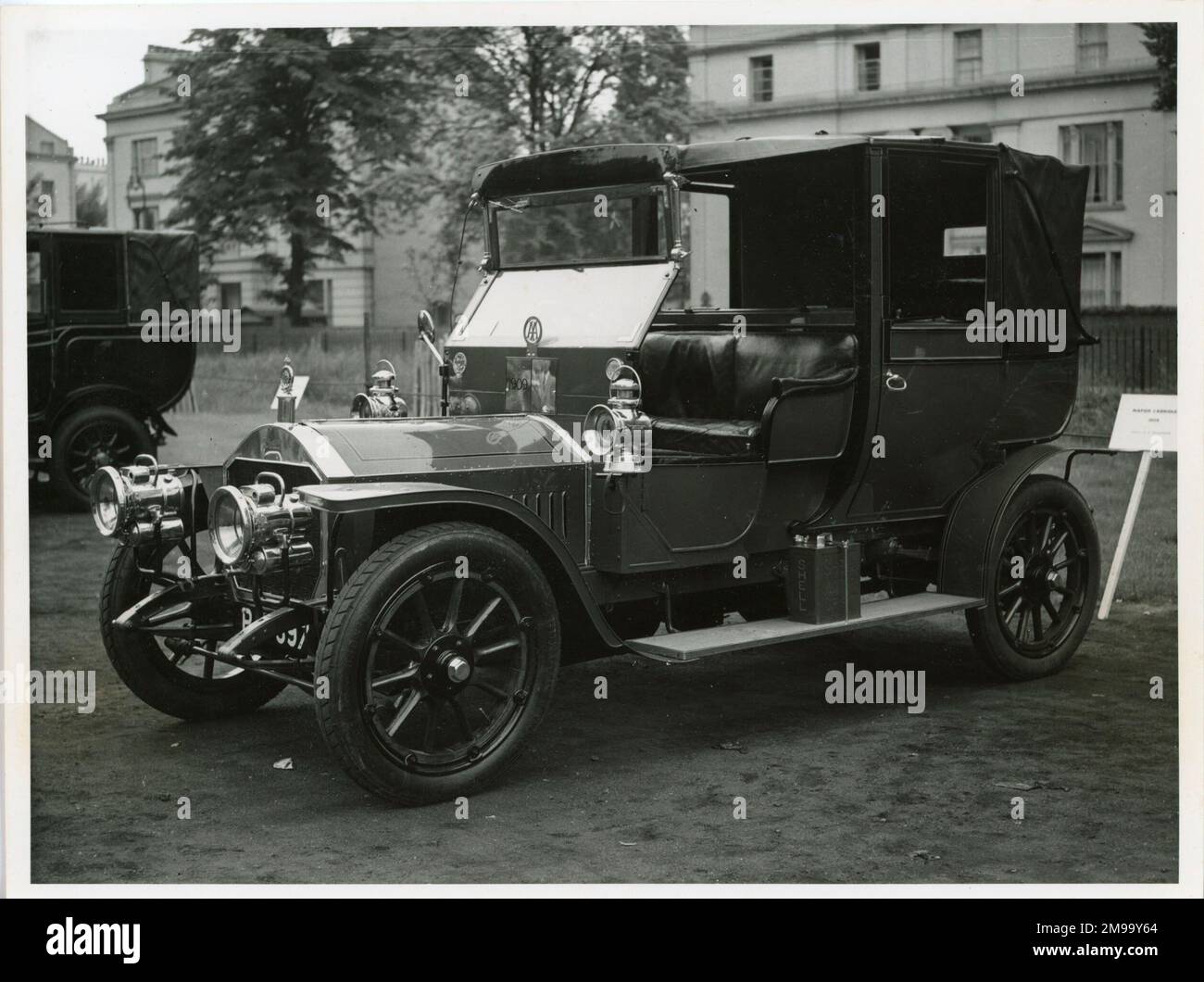 39hp 1909 Napier Cabriolet a 4/5 posti di proprietà del signor Dr Grossmark che l'aveva portata in un rally ad Amsterdam e ha fatto 600 miglia. Foto Stock