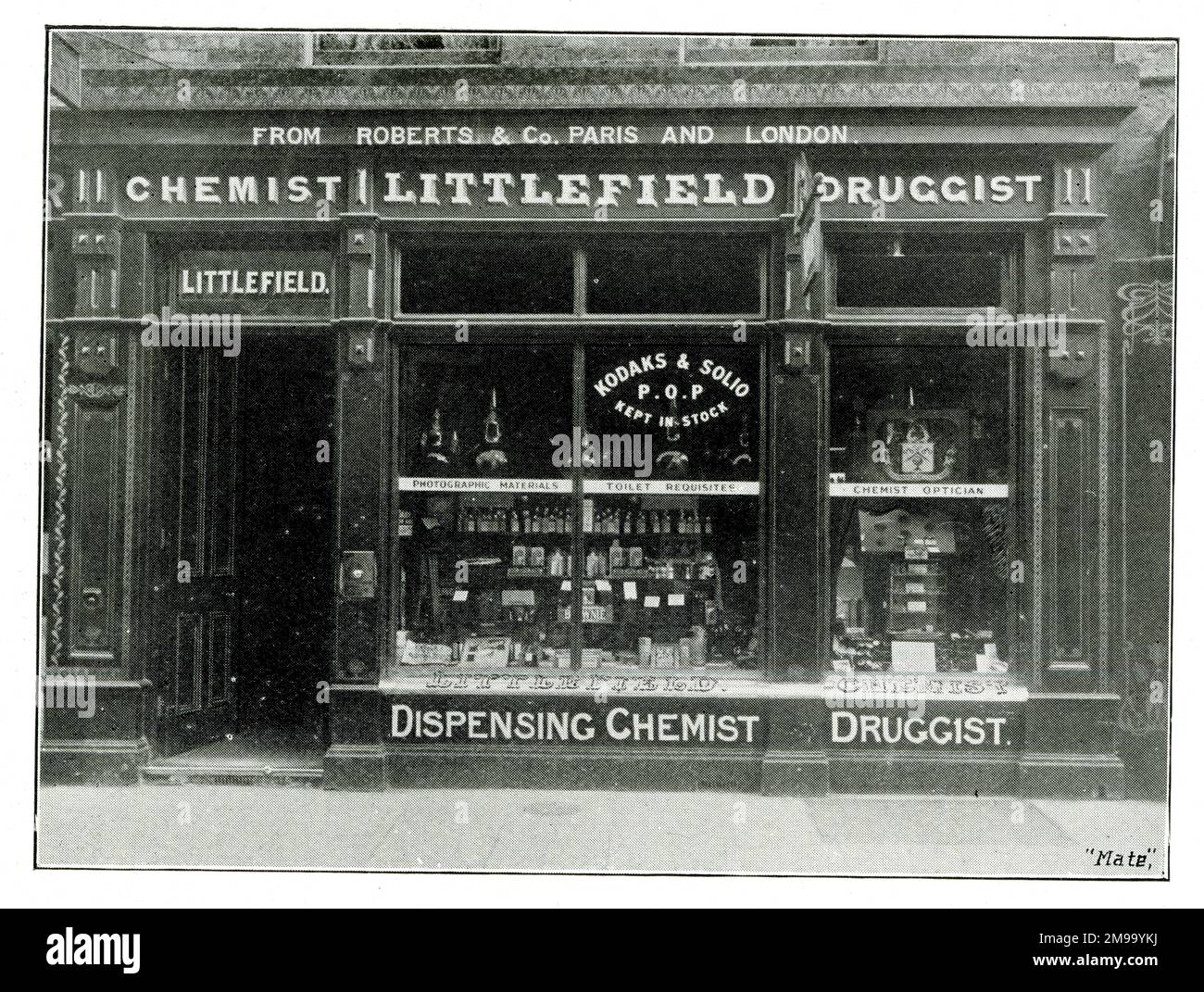 Shop Front, WH Littlefield, chimico e drogheria, High Street, Ventnor, Isola di Wight. Foto Stock