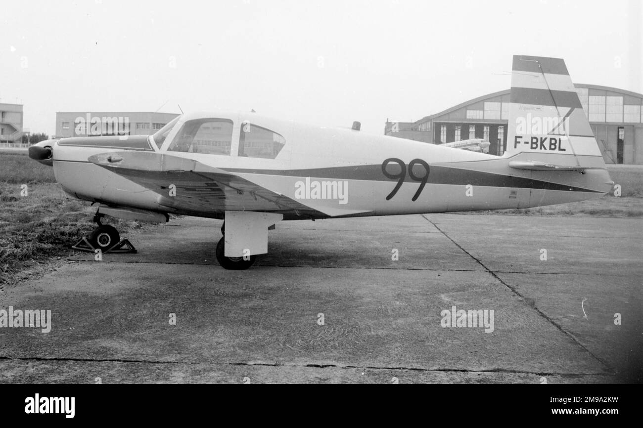 Mooney M.20 F-BKBL (a le Bourget per uno spettacolo aereo di Parigi) Foto Stock